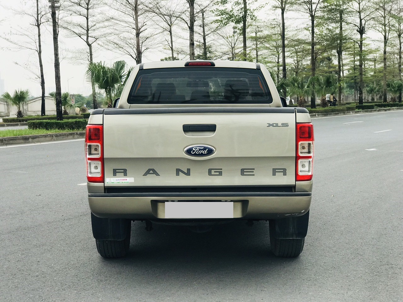 Ford Ranger XLS 2.2L 4x2 AT 2015 màu ghi vàng (Đã bán)