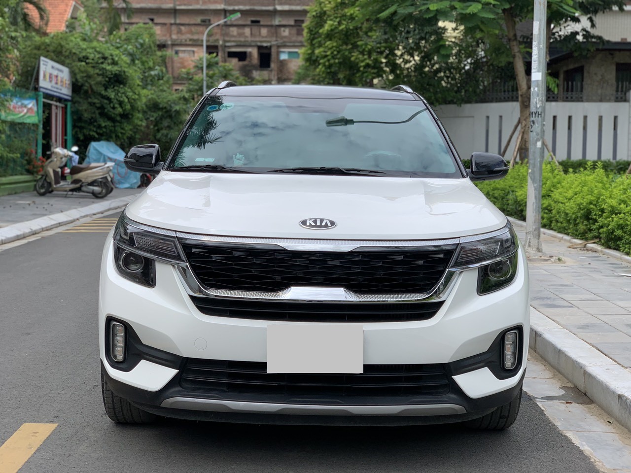 Kia Seltos 1.4 Luxury 2021 màu trắng (Đã bán)