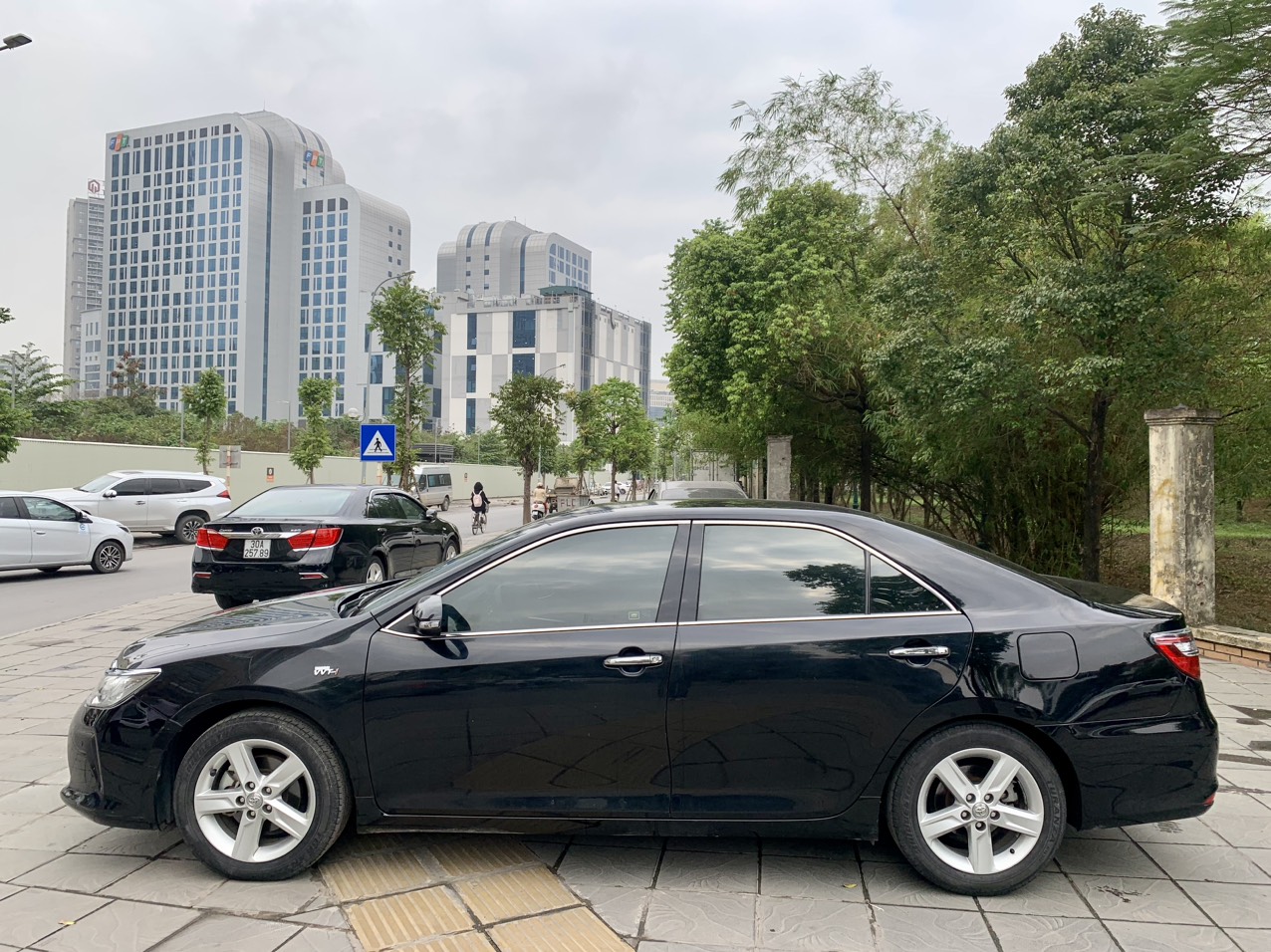 Toyota Camry 2.5Q 2016 màu đen (Đã bán)