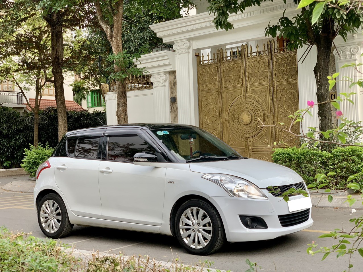 Suzuki Swift 1.4AT 2017 màu trắng (đã bán)