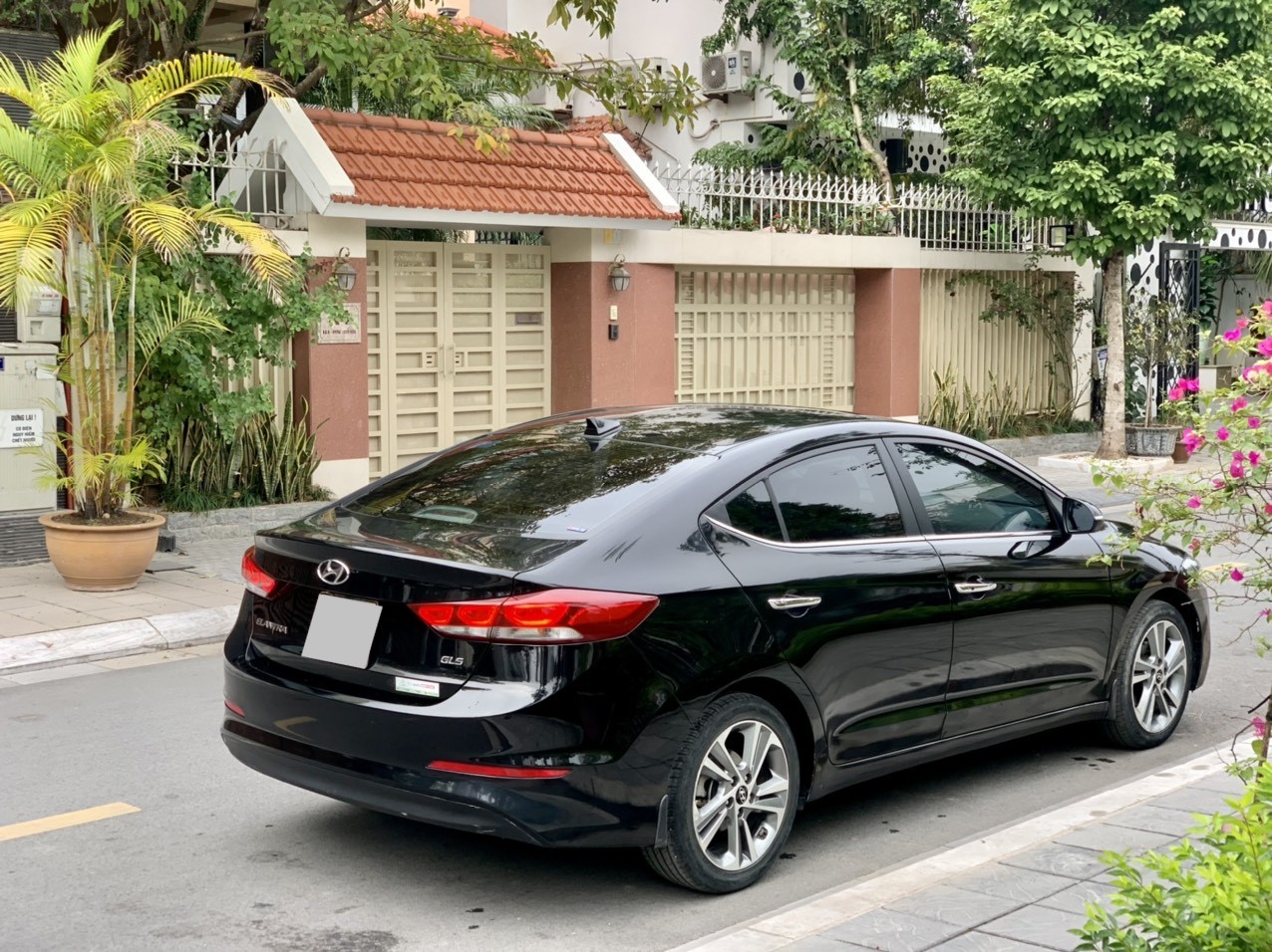 Hyundai Elantra 2.0 GLS AT 2019 màu đen (đã bán)