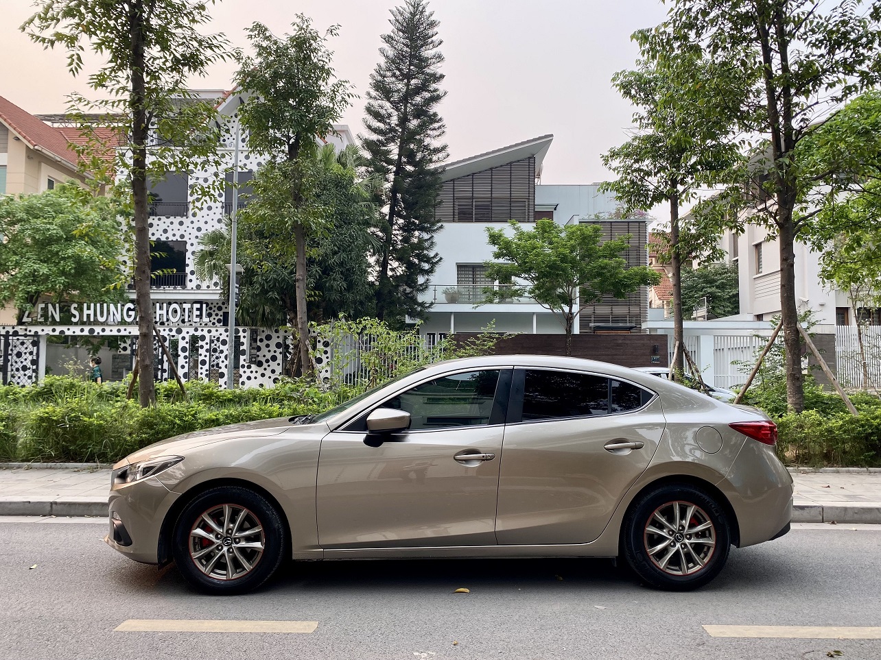 Mazda 3 1.5 AT màu vàng (Đã bán)