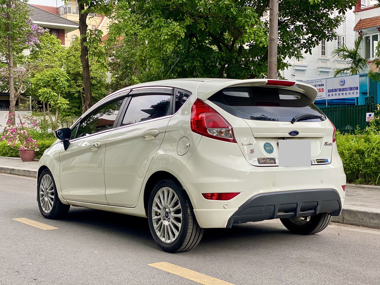 Ford Fiesta 1.0AT Sport 2016 màu trắng (Đã bán)