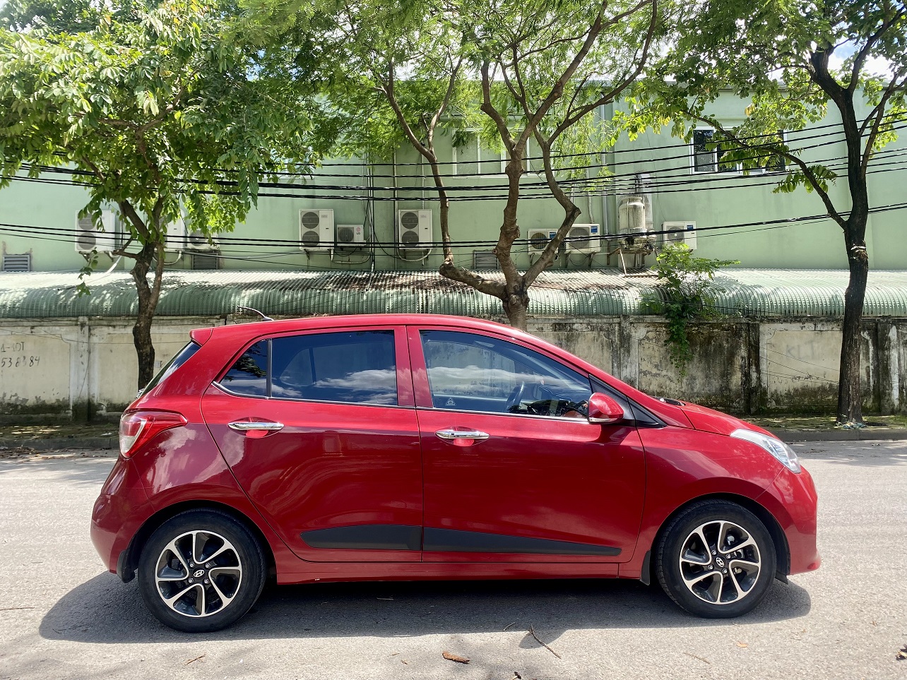 Hyundai I10 1.2AT 2017 màu đỏ (đã bán)