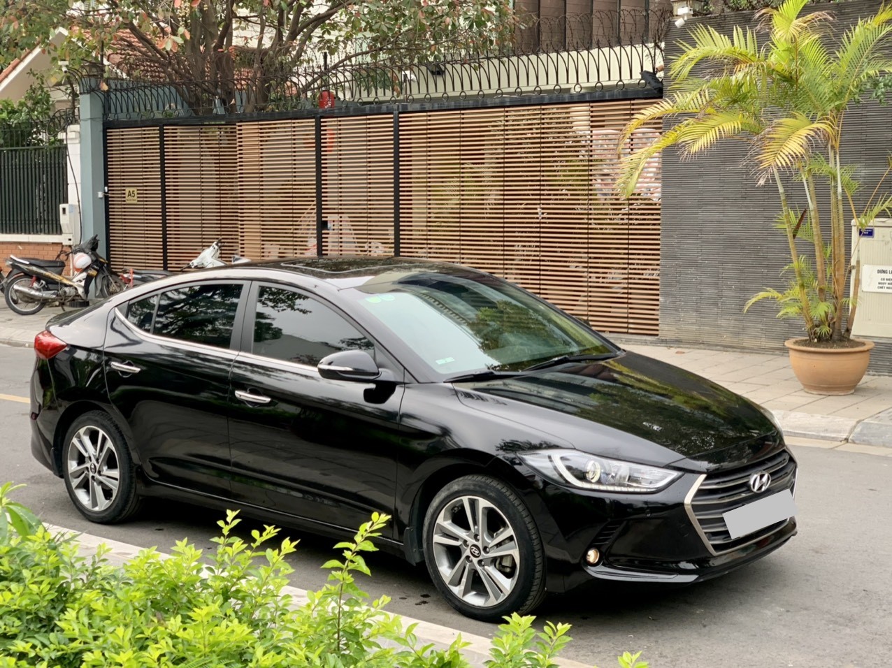 Hyundai Elantra 2.0 GLS AT 2019 màu đen (đã bán)