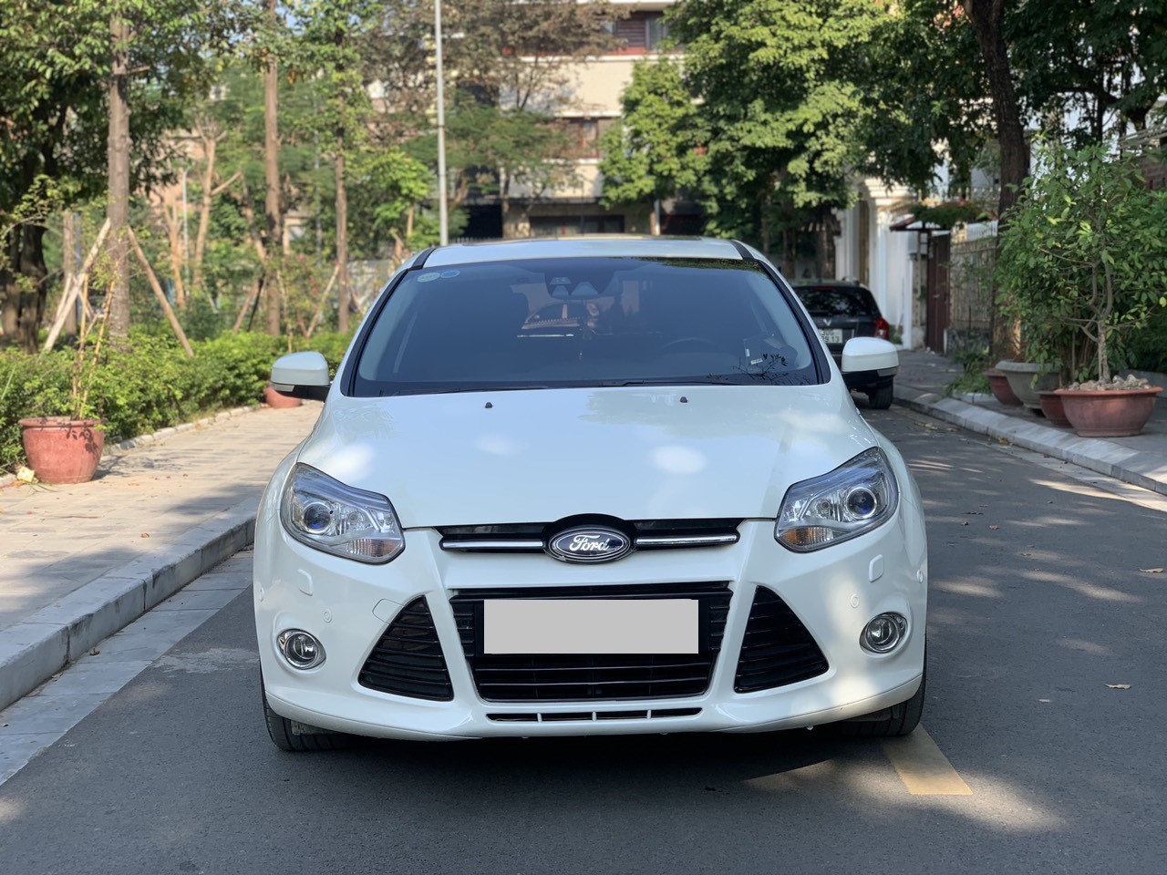 Ford Focus Sport 2.0AT 2014 màu trắng (Đã bán)