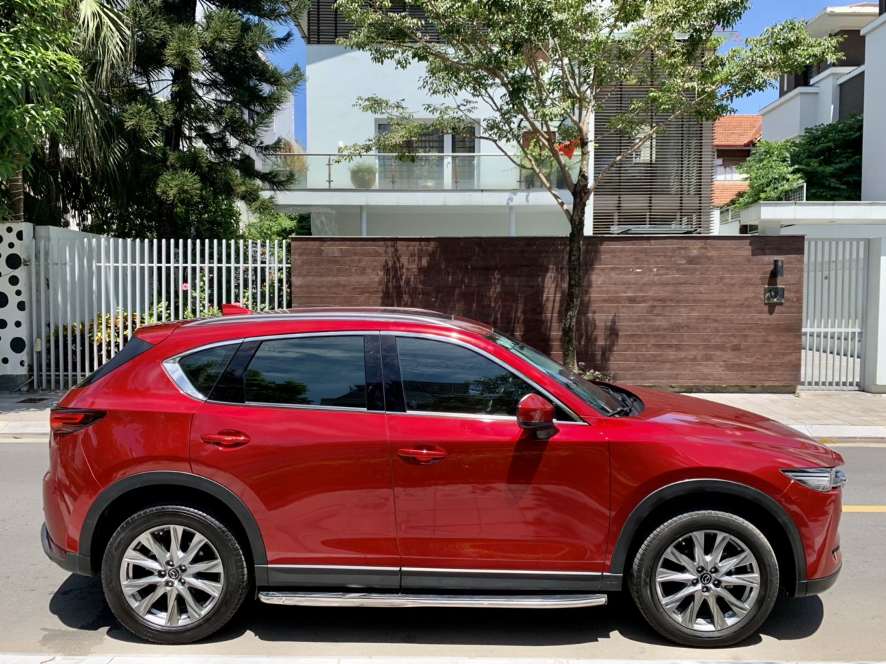 Mazda CX5 2.0 Luxury 2021 màu đỏ pha lê (đã bán)