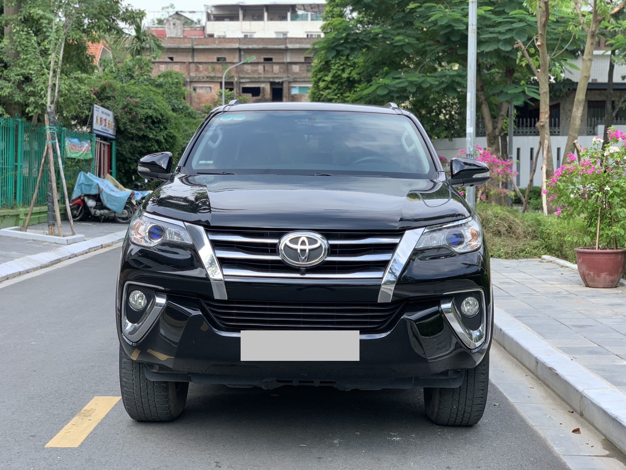 Toyota Fortuner 2.7V 2016 đăng ký 2017 màu đen (Đã bán)