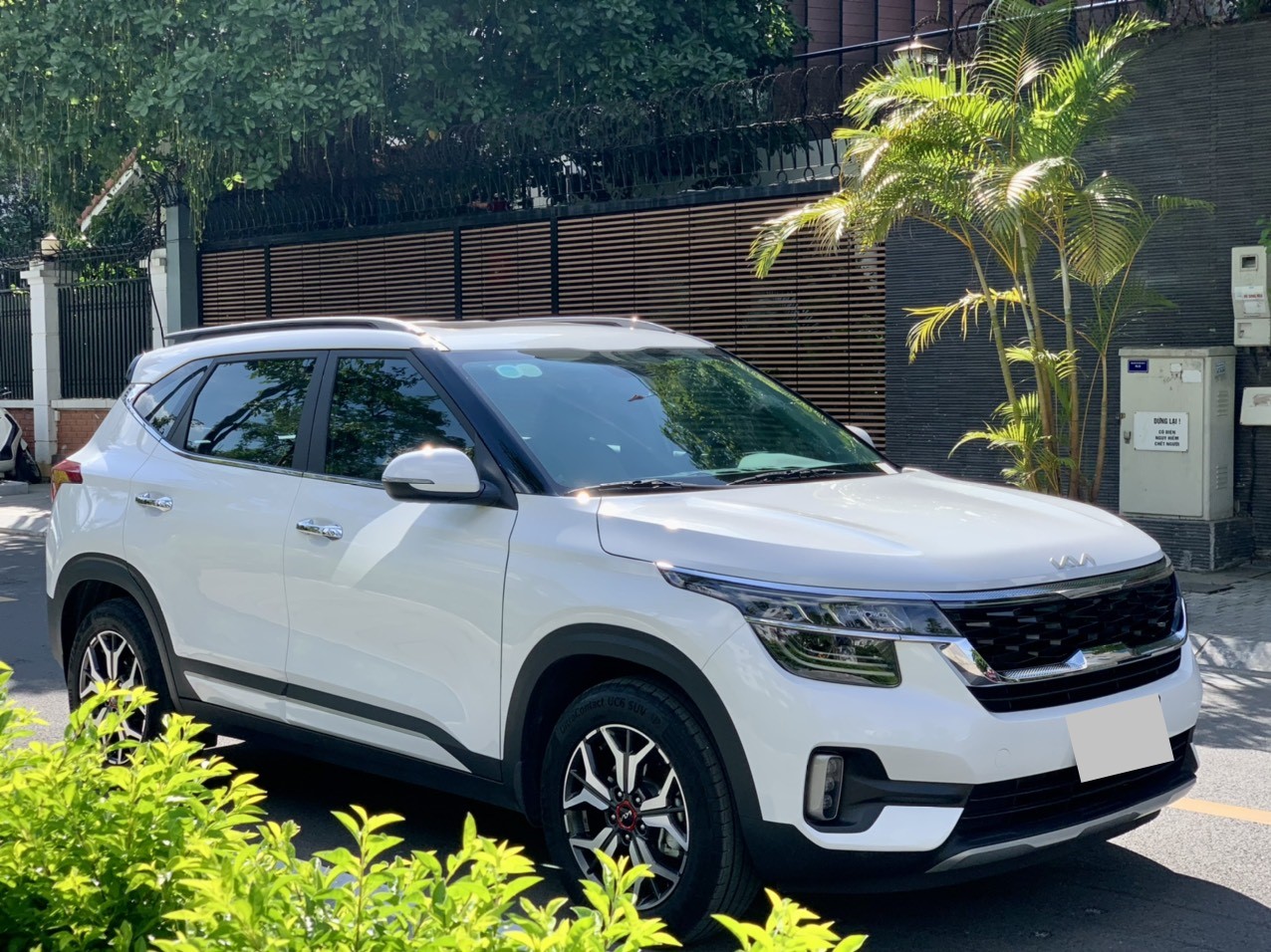 Kia Seltos 1.4 turbo Premium 2022 màu trắng (đã bán)