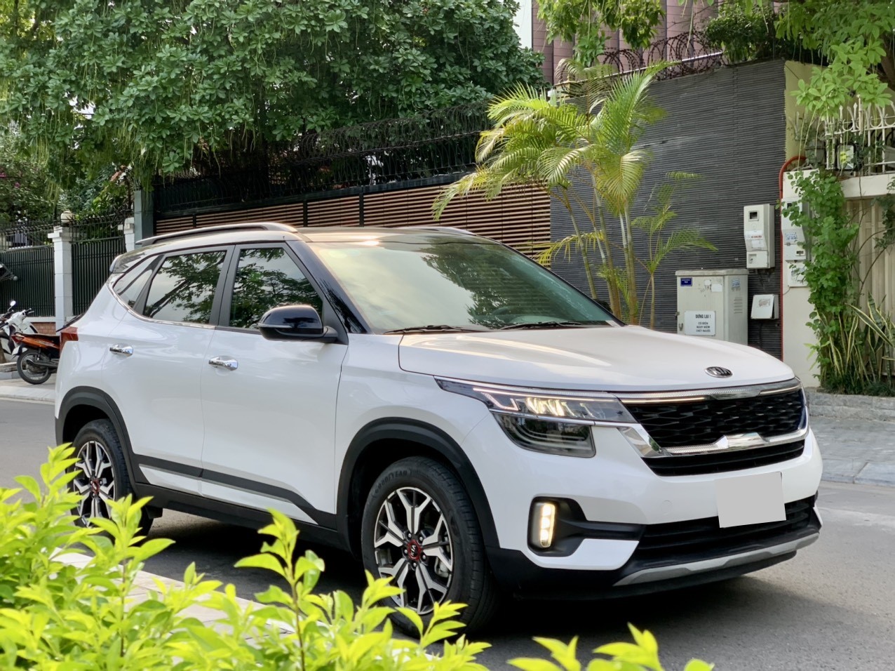 Kia Seltos 1.4 Preminum 2020 màu trắng (Đã bán)