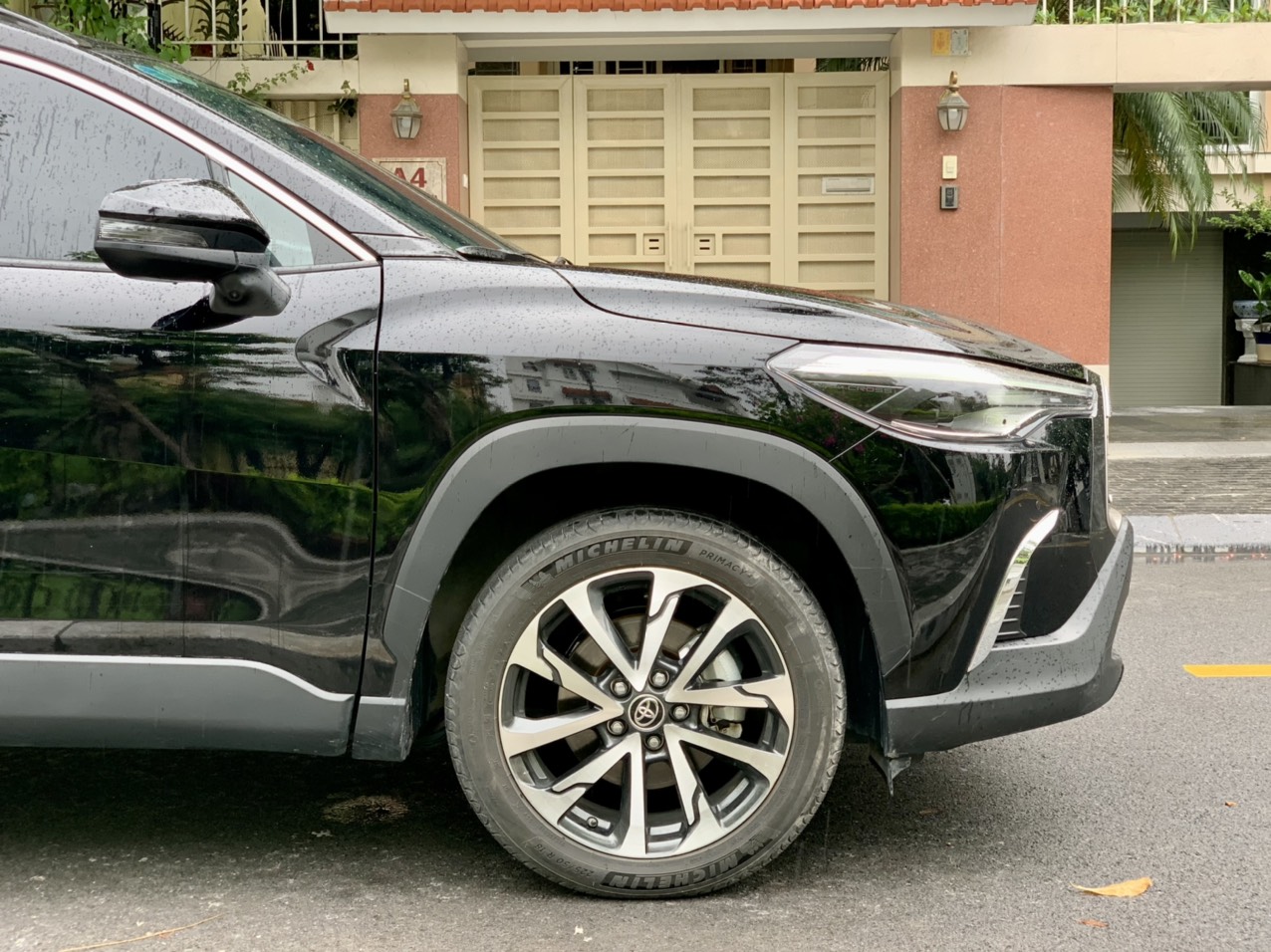Toyota Corolla Cross 1.8V 2022 màu đen biển tỉnh (Đã bán)