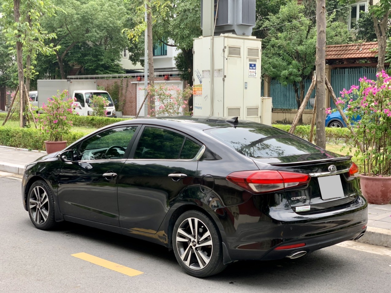 Kia Cerato 1.6AT 2017 màu đen (Đã bán)