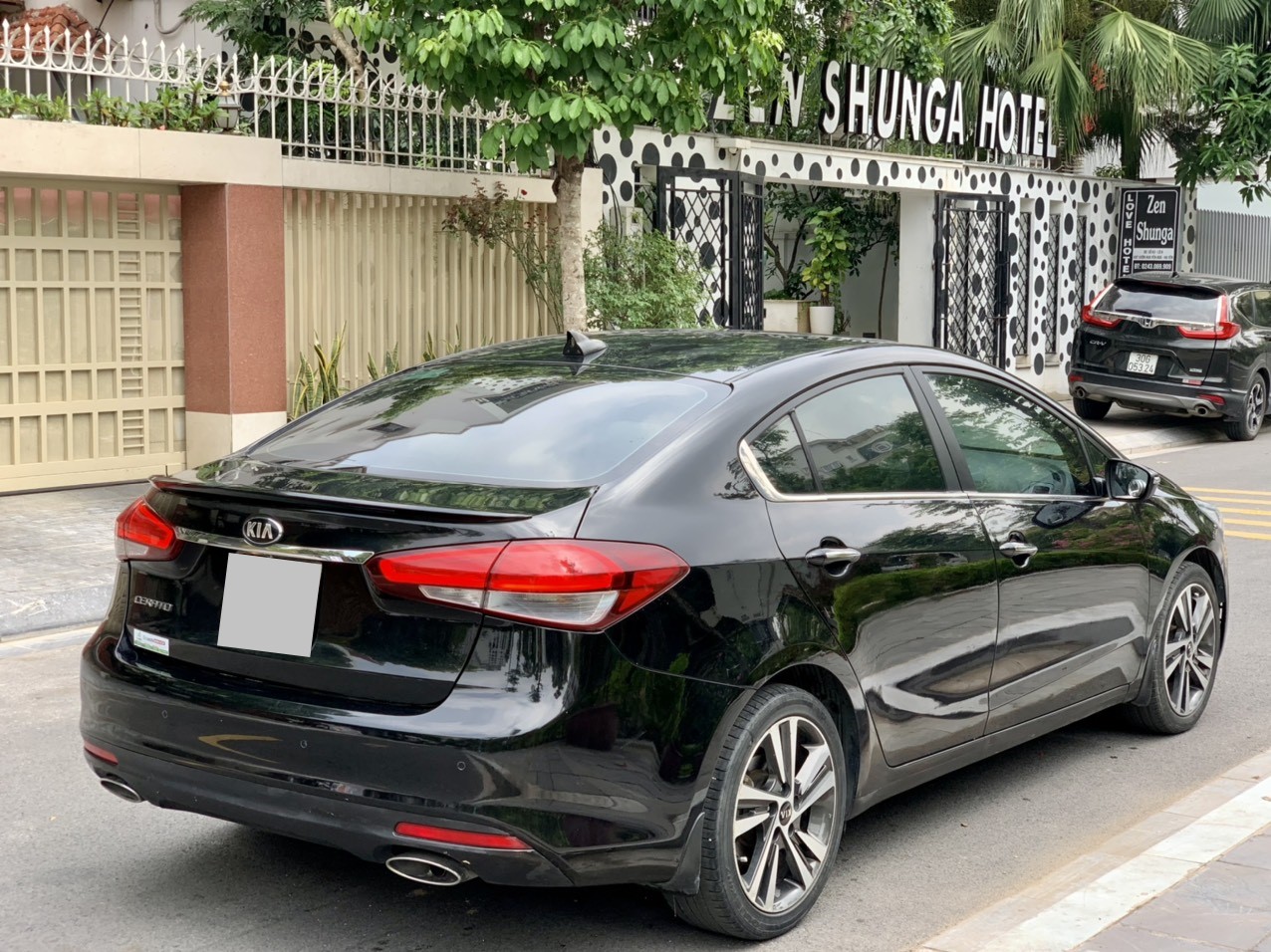 Kia Cerato 1.6AT 2017 màu đen (Đã bán)