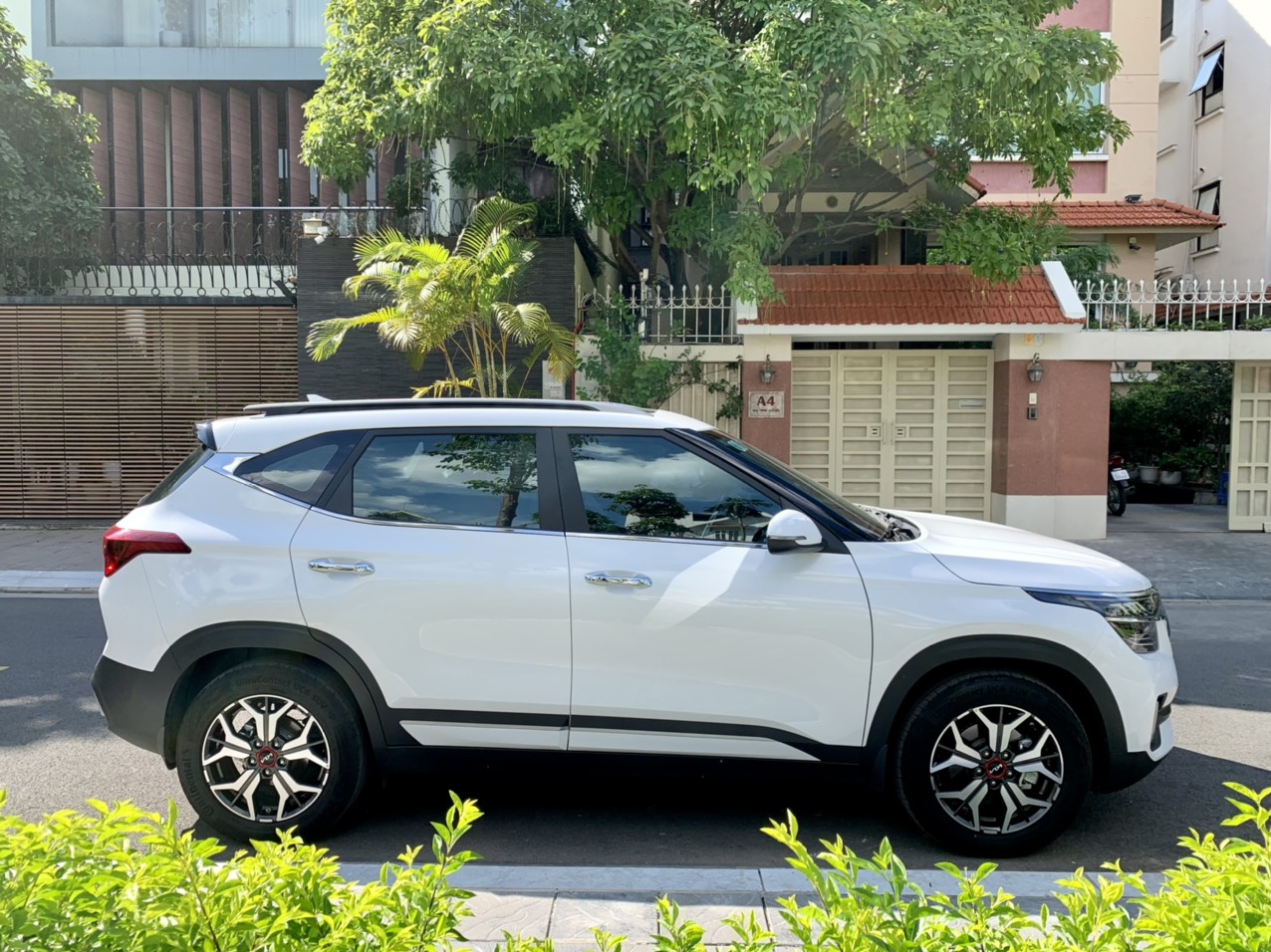 Kia Seltos 1.4 turbo Premium 2022 màu trắng (đã bán)