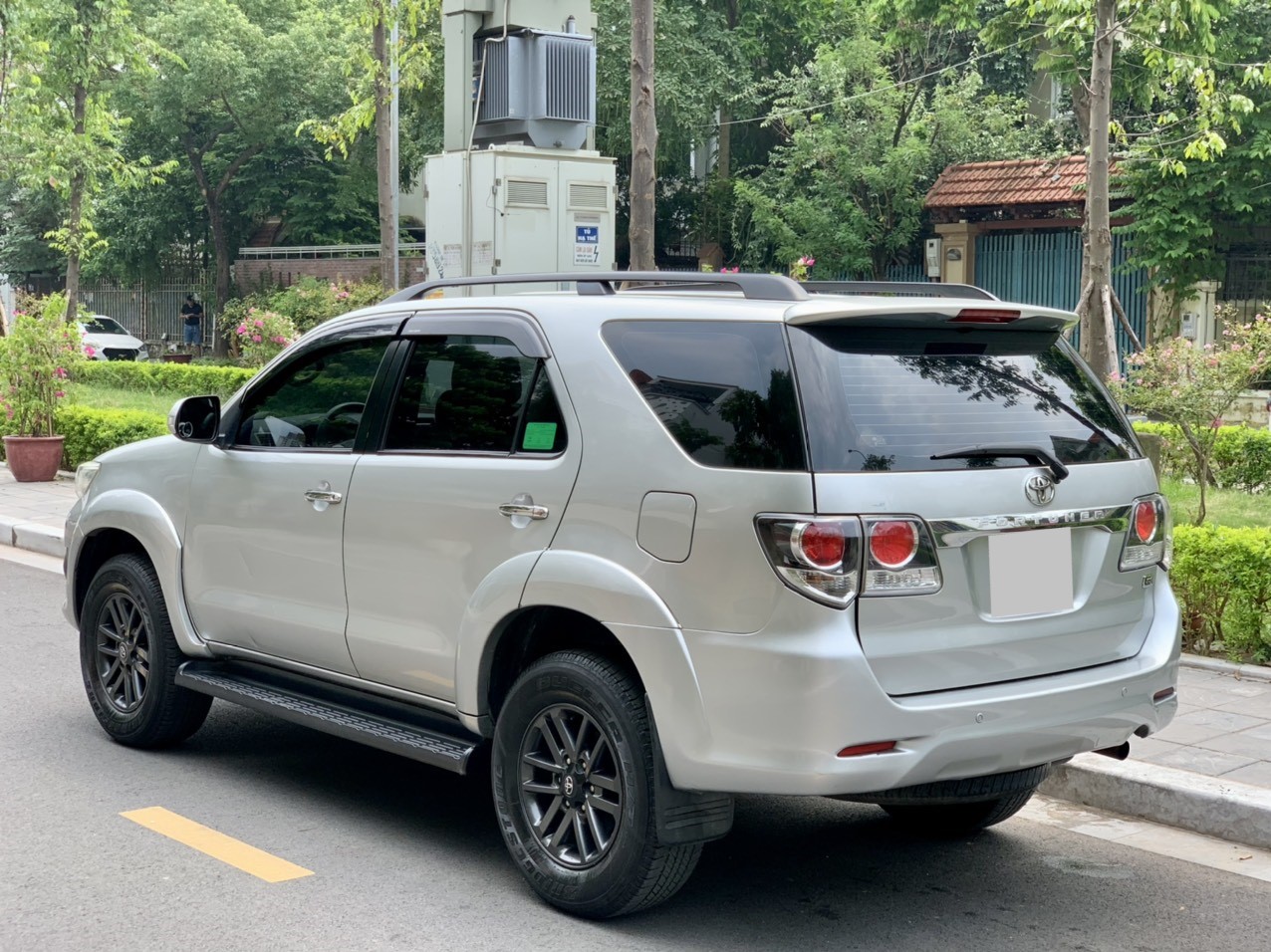 Toyota Fortuner 2.5G 2016 màu bạc (đã bán)