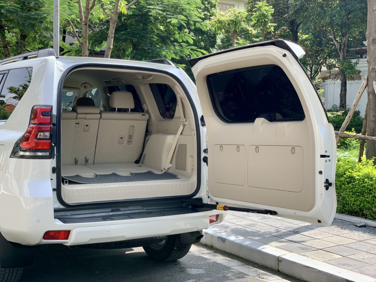 Toyota Land Cruiser Prado 2.7L 2021 màu trắng (đã bán)