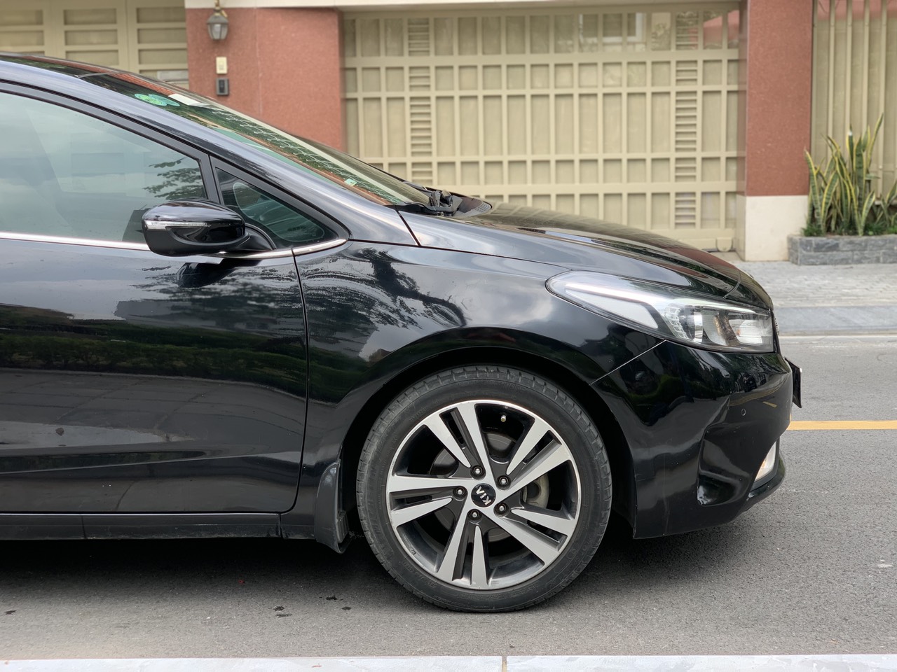 Kia Cerato 1.6AT 2017 màu đen (Đã bán)