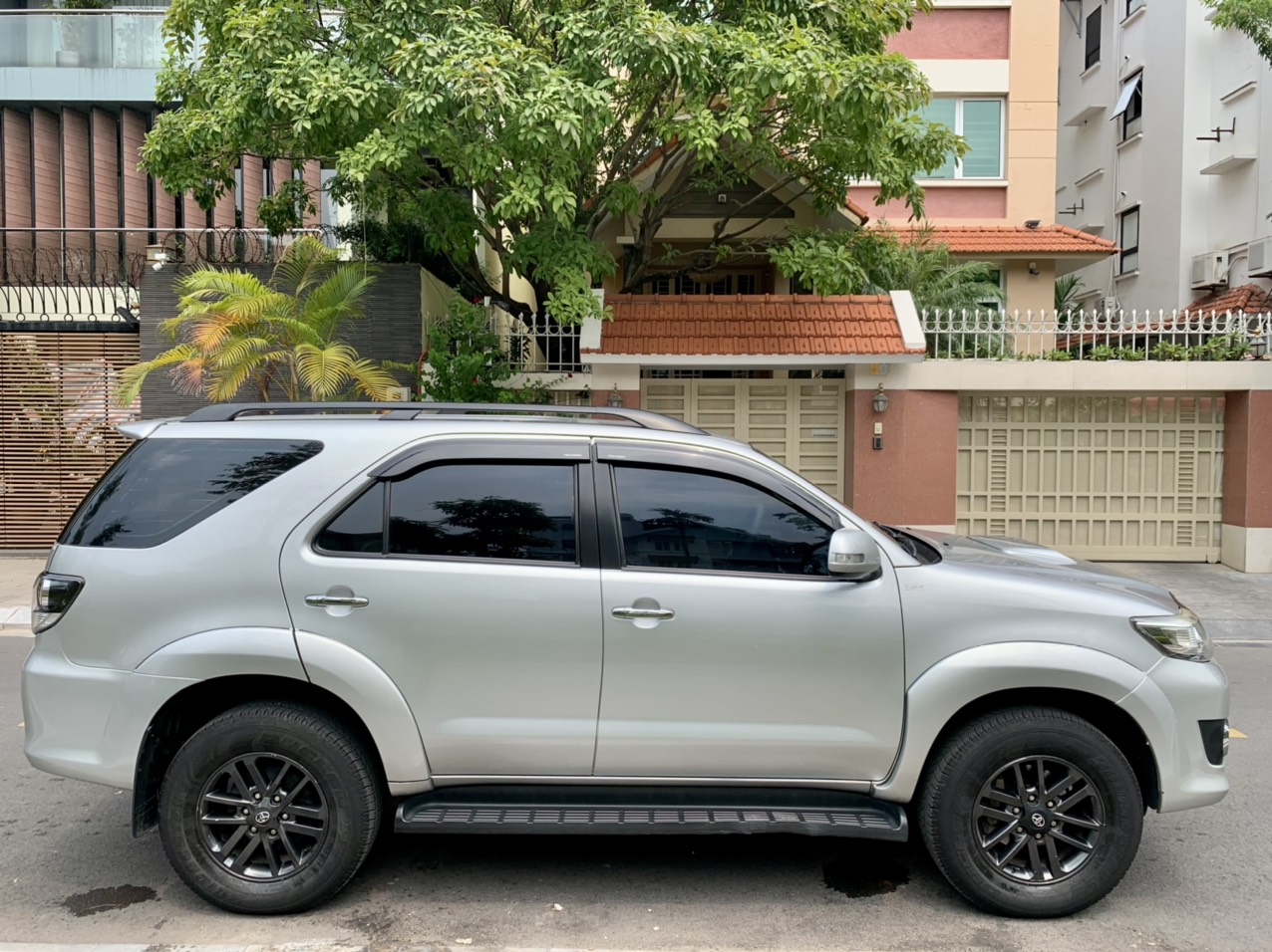 Toyota Fortuner 2.5G 2016 màu bạc (đã bán)