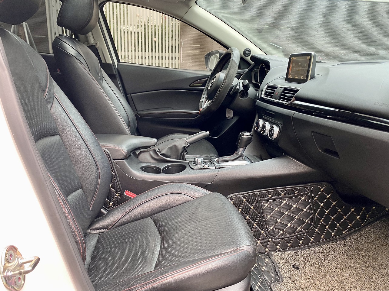 Mazda 3 1.5AT 2016 màu trắng (Đã bán)