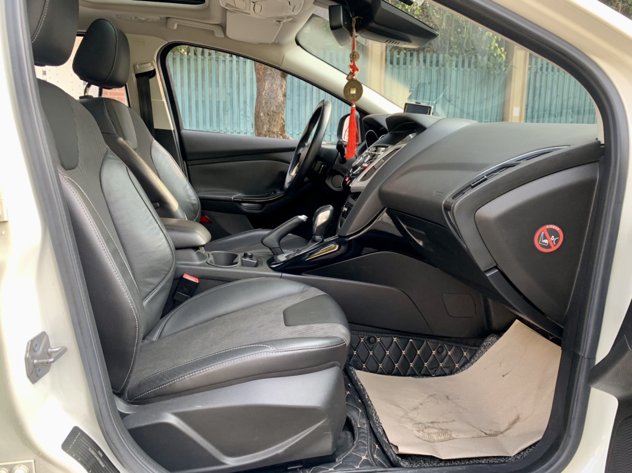 Ford Focus Sport 2.0AT 2014 màu trắng (Đã bán)