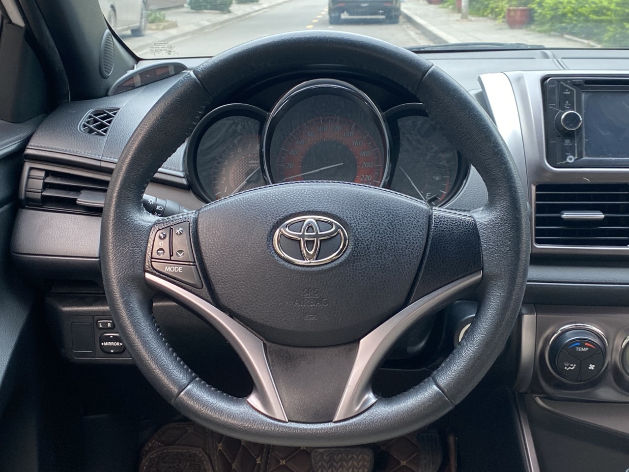 Toyota Yaris 1.3G 2016 màu trắng (đã bán)