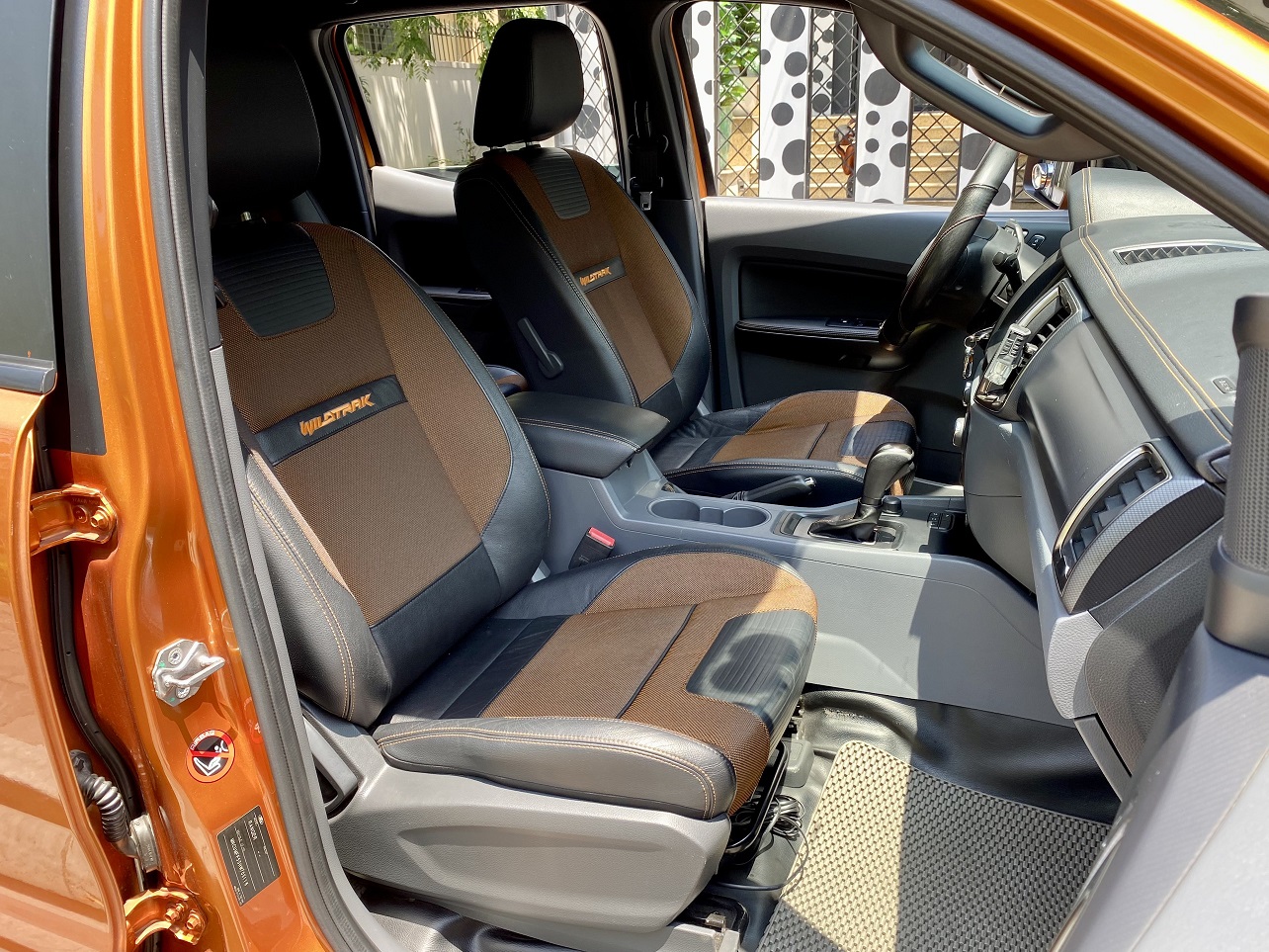Ford Ranger Wildtrak 3.2L 4x4 AT 2017 màu cam (đã bán)