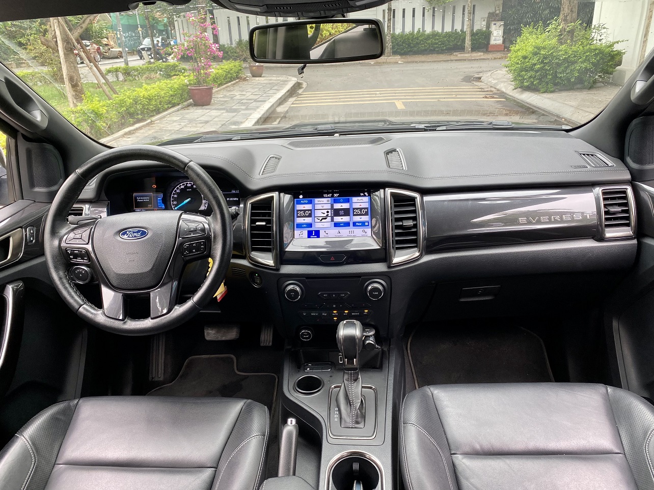 Ford Everest Titanium 4x2 2019 ĐKLĐ 2020 màu đen (Đã bán)