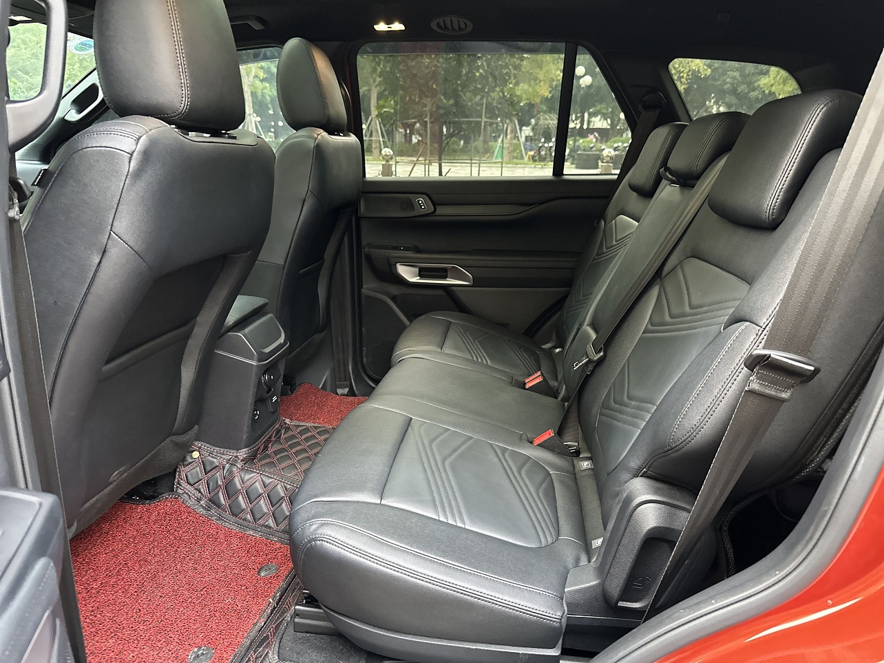 Ford Everest Titanium 2.0L 4x2 2022 model 2023 màu đỏ cam (Đã bán)