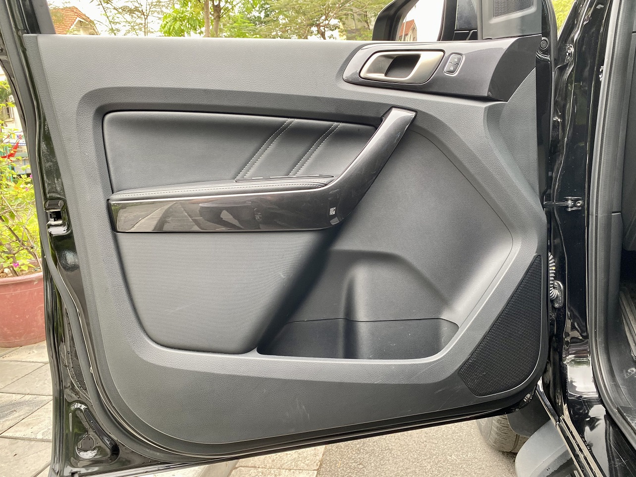 Ford Everest Titanium 4x2 2019 ĐKLĐ 2020 màu đen (Đã bán)