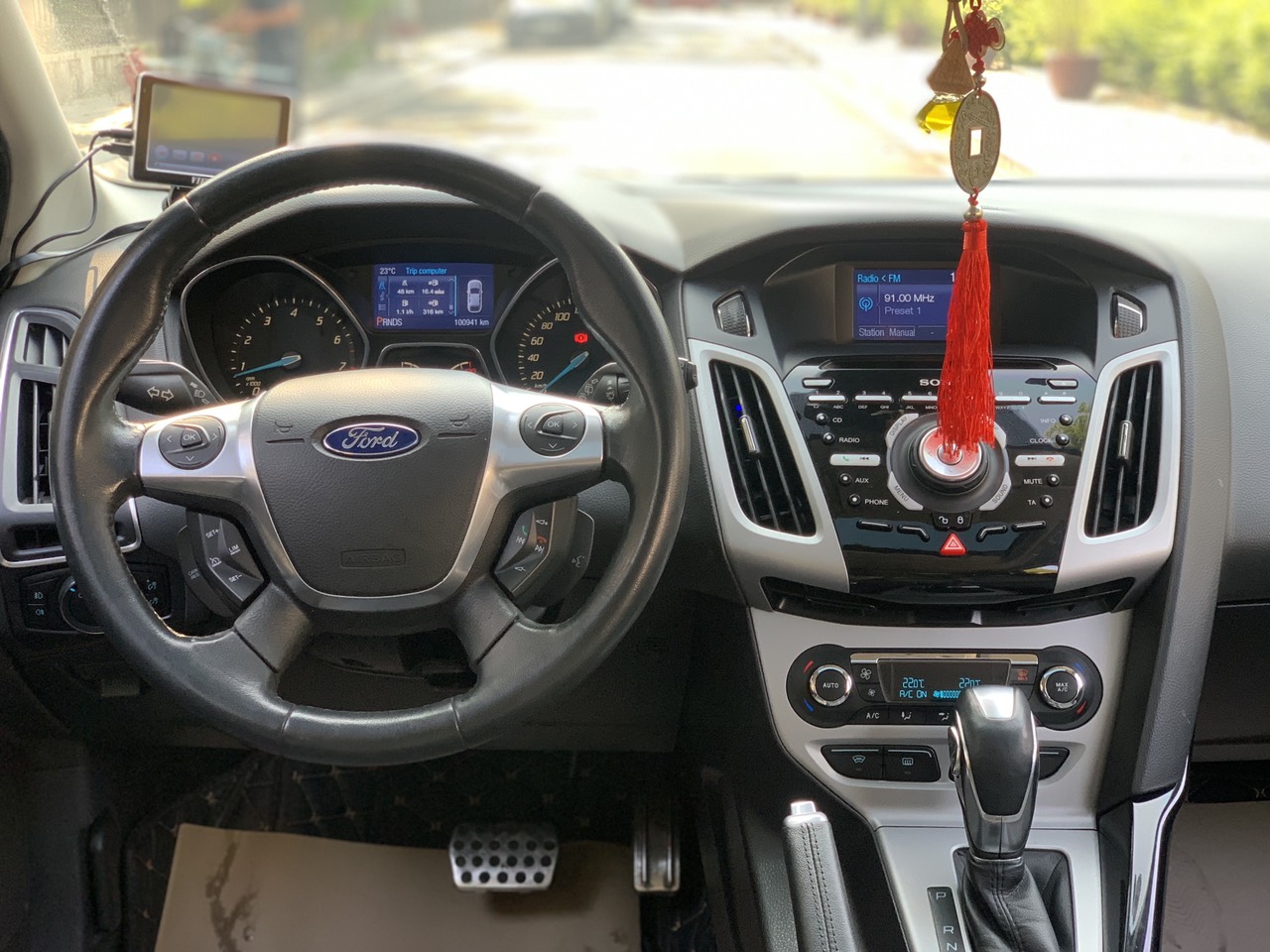 Ford Focus Sport 2.0AT 2014 màu trắng (Đã bán)