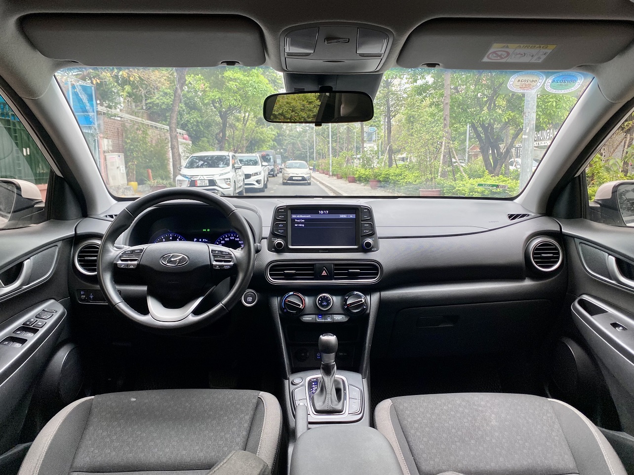 Hyundai Kona 2.0 AT 2018 màu trắng (Đã bán)