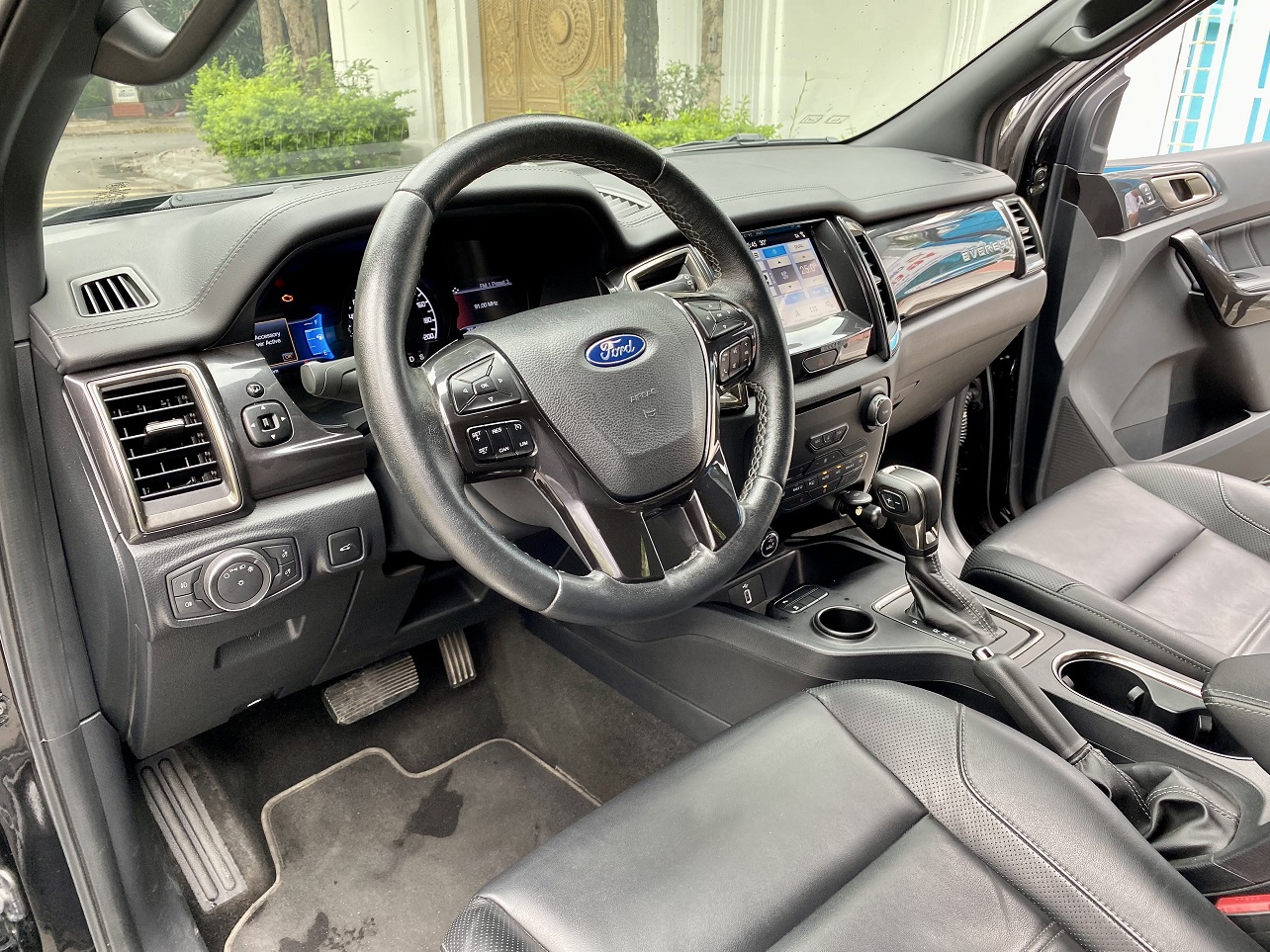 Ford Everest Titanium 4x2 2019 ĐKLĐ 2020 màu đen (Đã bán)