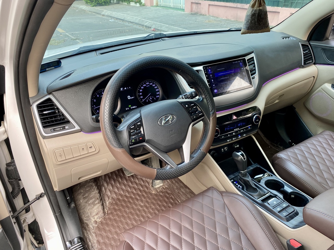 Hyundai Tucson 2.0ATH 2015 màu trắng (đã bán)