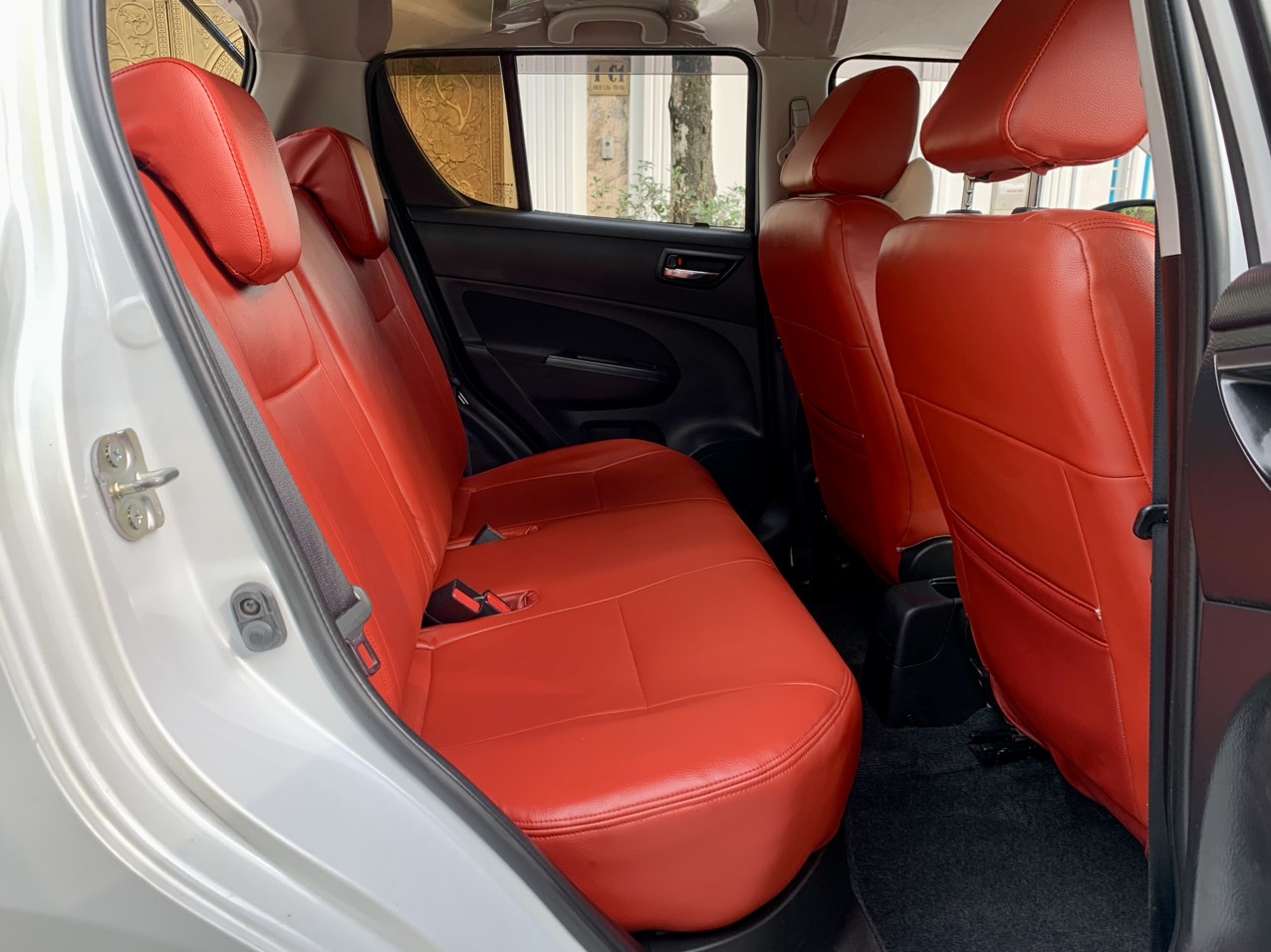 Suzuki Swift 1.4AT 2017 màu trắng (đã bán)