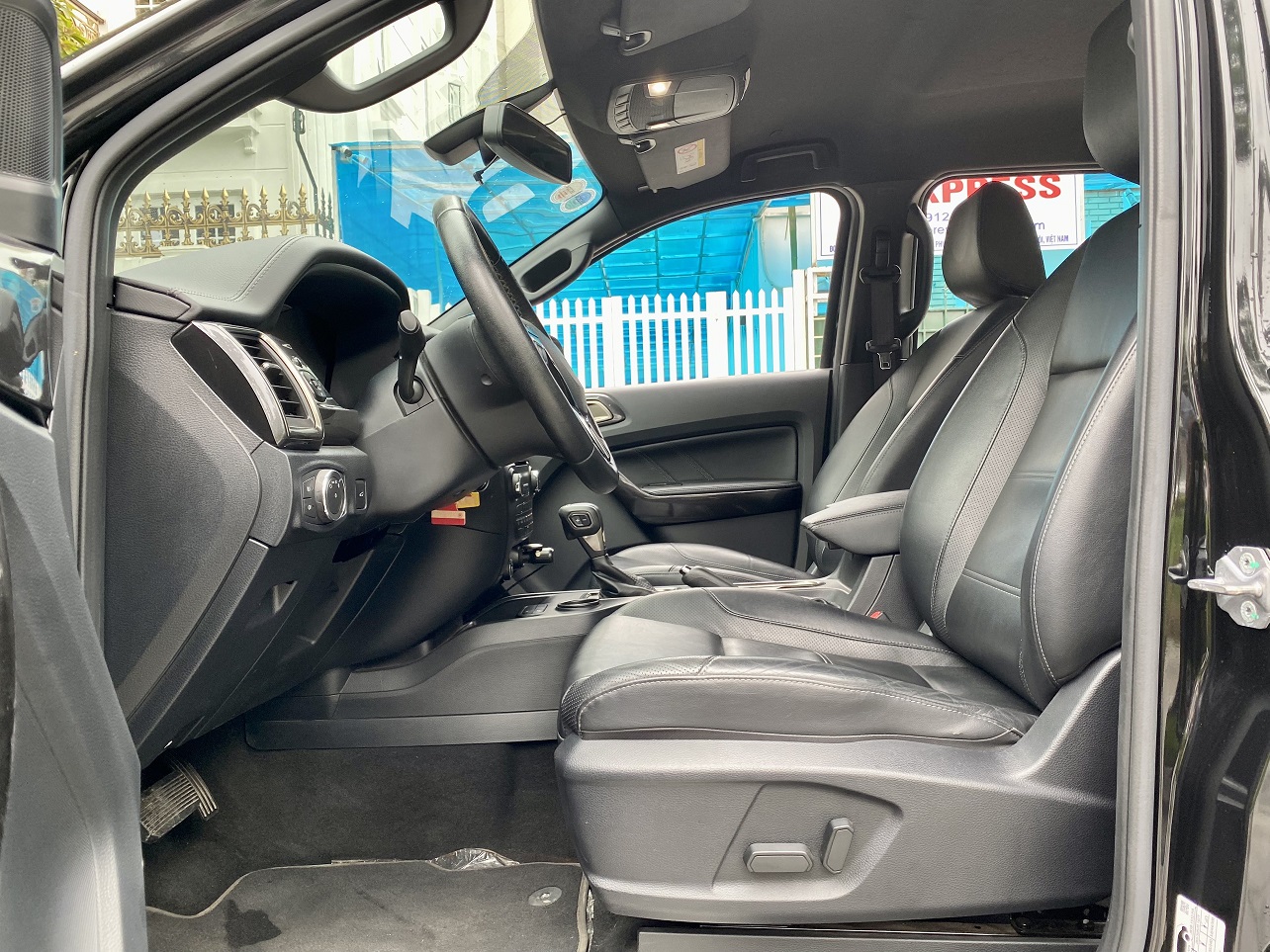 Ford Everest Titanium 4x2 2019 ĐKLĐ 2020 màu đen (Đã bán)
