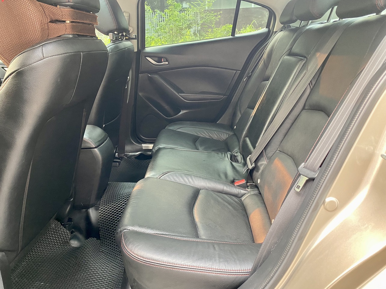 Mazda 3 1.5 AT màu vàng (Đã bán)