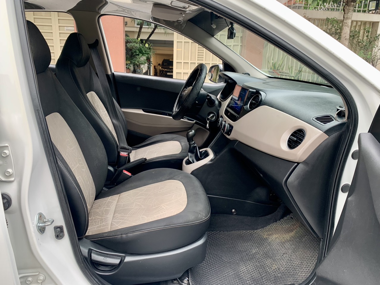 Hyundai I10 1.0 MT 2017 màu trắng (đã bán)