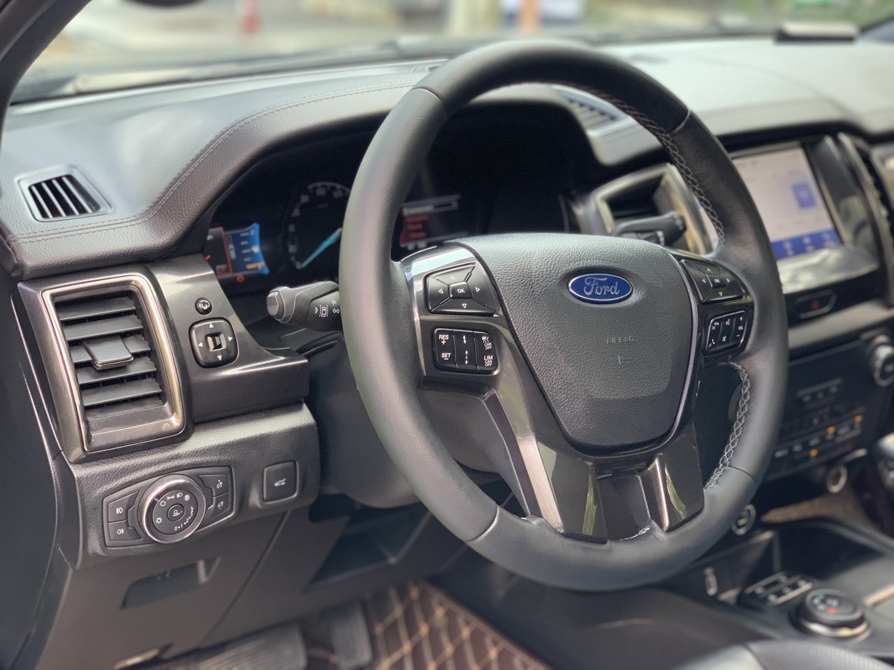 Ford Everest Titanium 4x4 2021 màu đen (Đã bán)