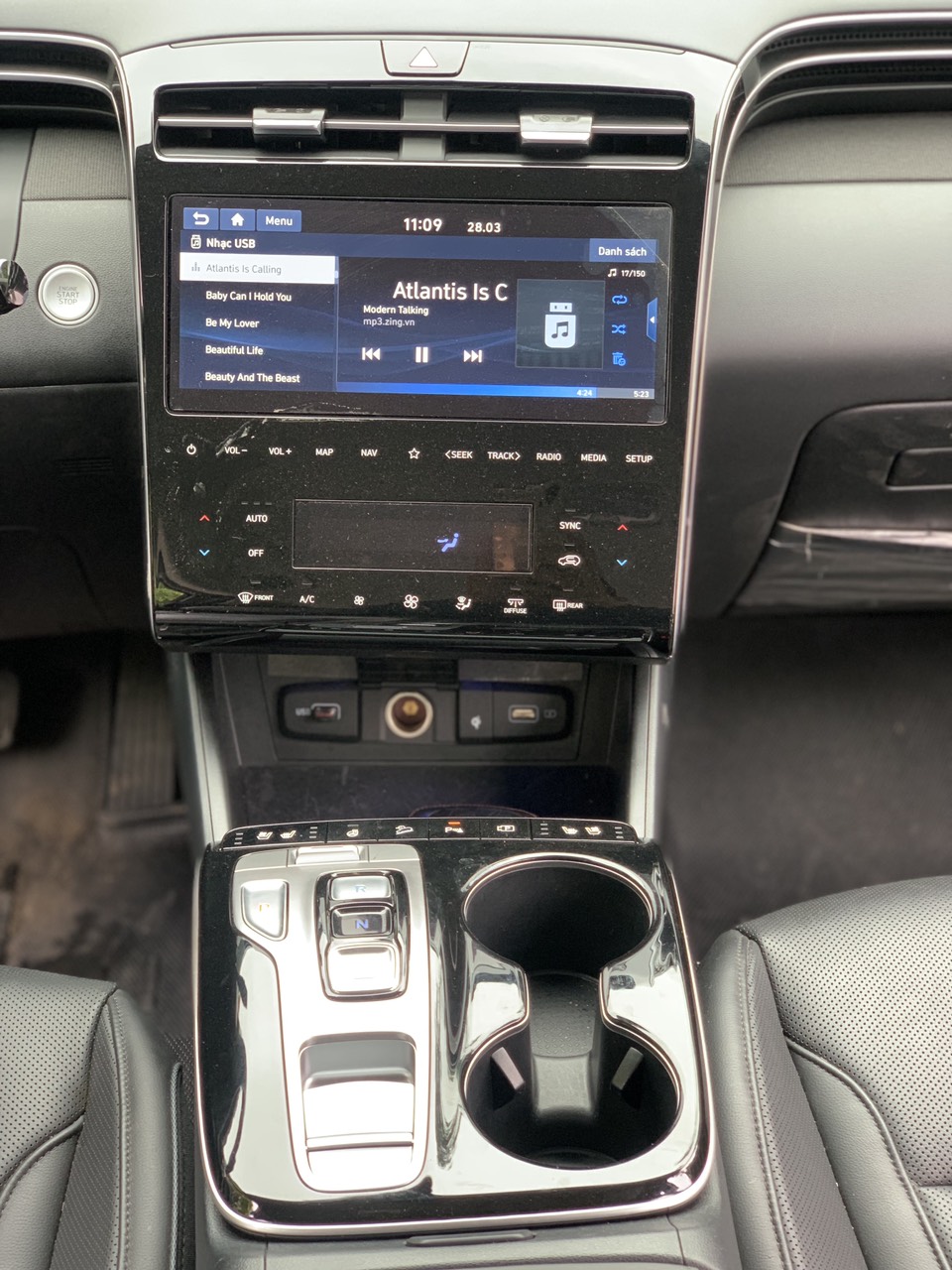 Hyundai Tucson 2.0D 2022 màu trắng (Đã bán)