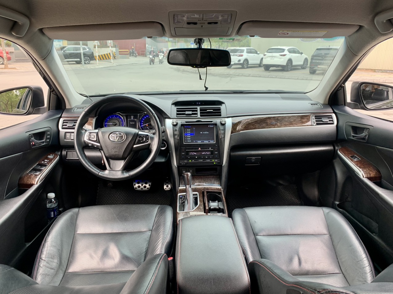 Toyota Camry 2.5Q 2016 màu đen (Đã bán)