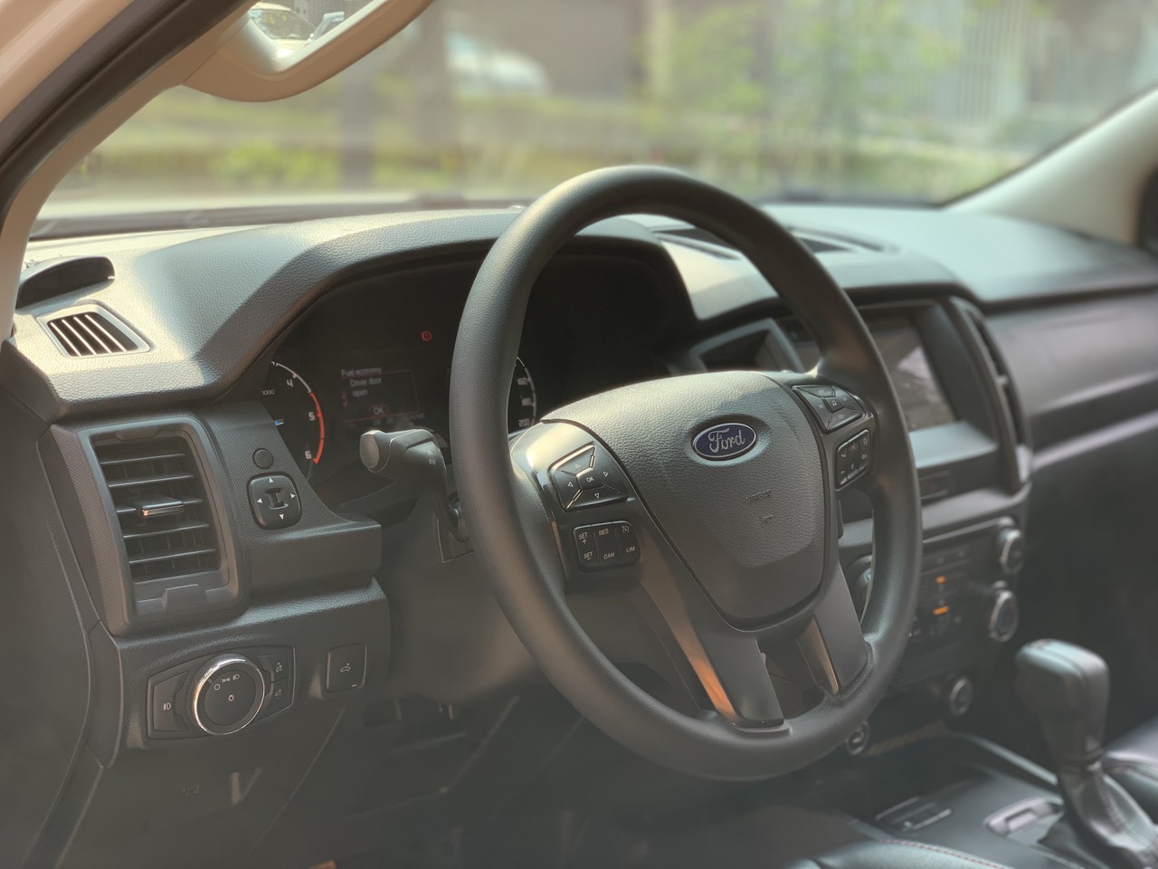 Ford Ranger XLS 2.2 AT 4x2 2021 màu trắng (Đã bán)