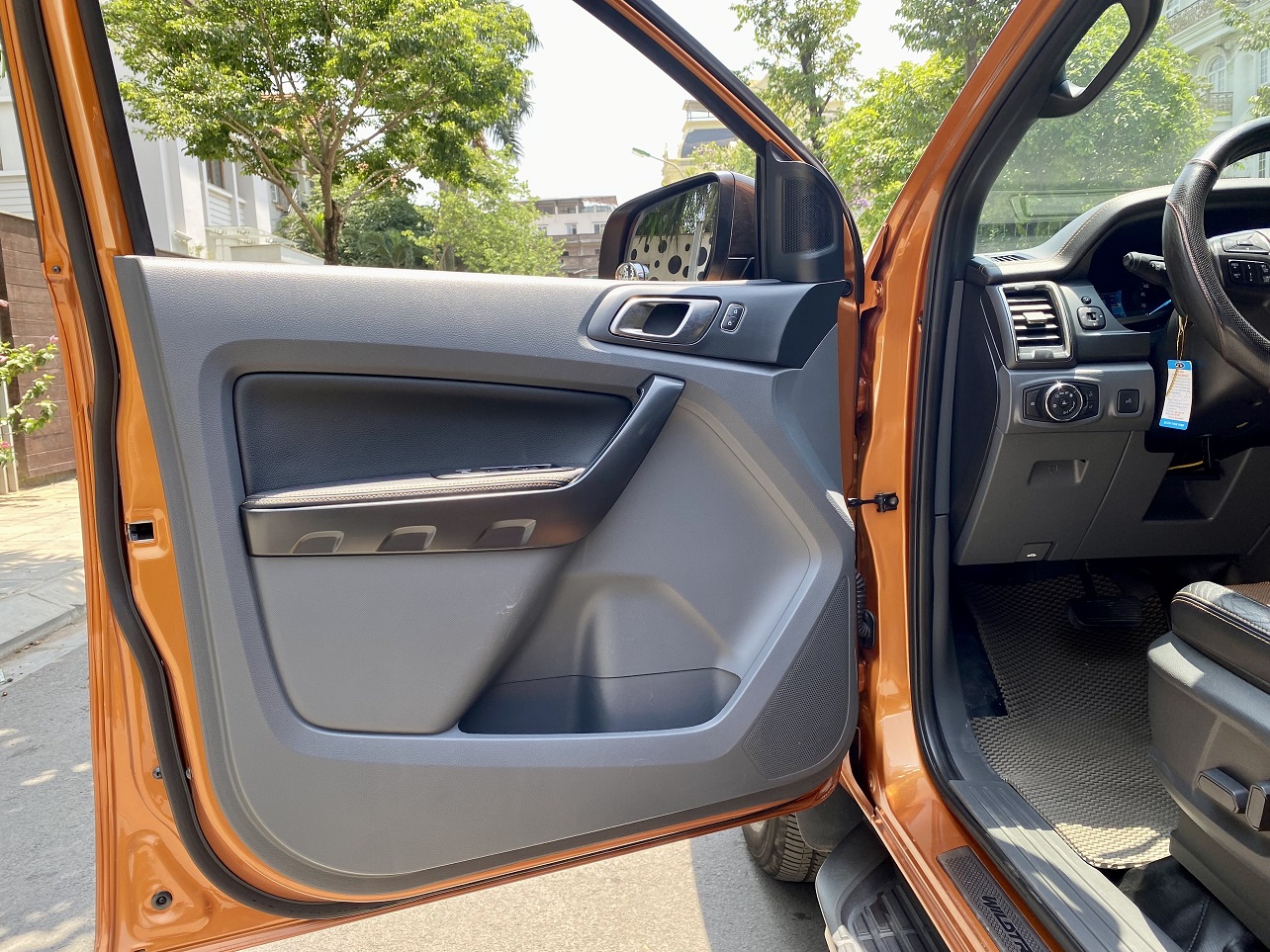 Ford Ranger Wildtrak 3.2L 4x4 AT 2017 màu cam (đã bán)