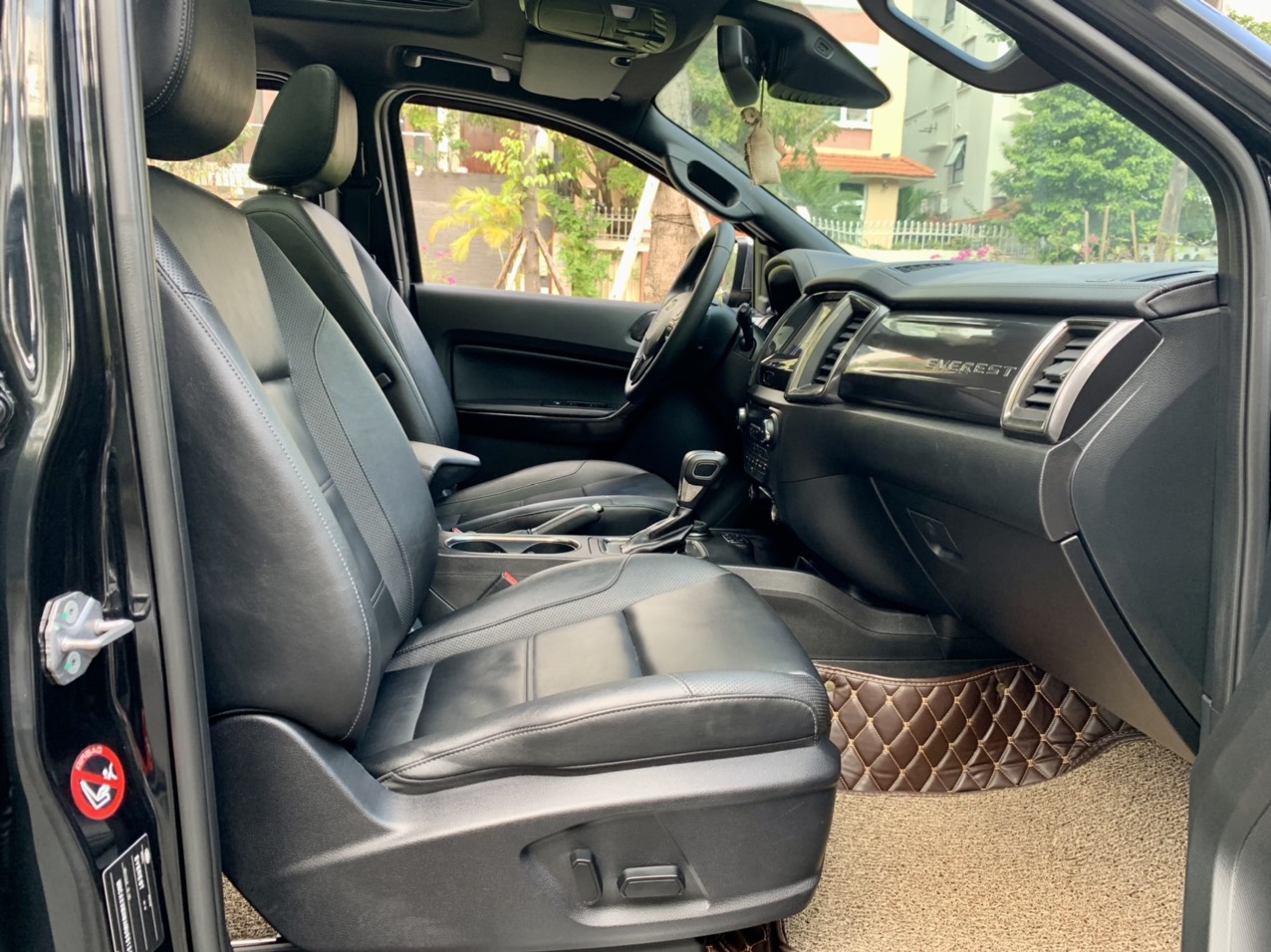 Ford Everest Titanium 4x4 2021 màu đen (Đã bán)