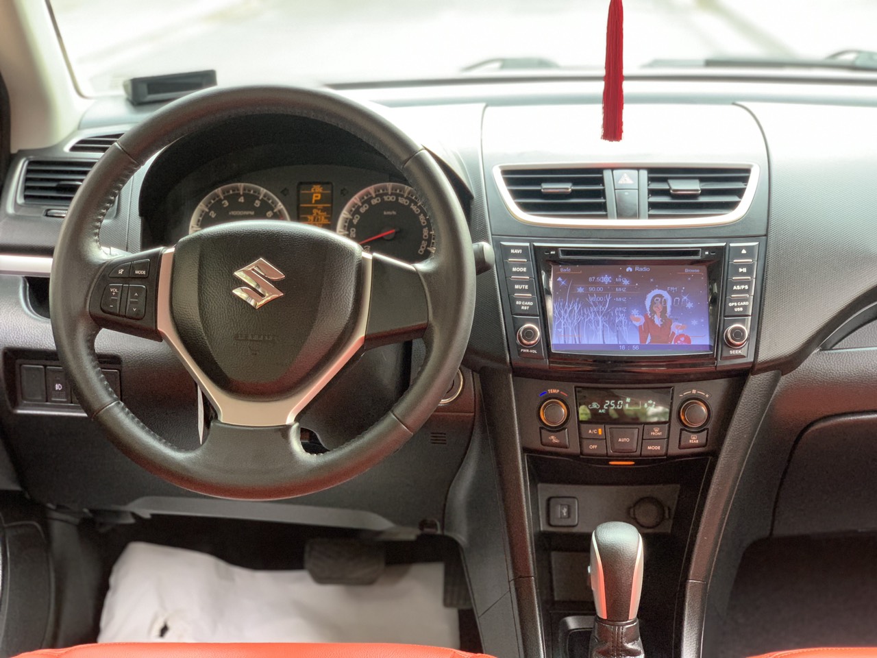 Suzuki Swift 1.4AT 2017 màu trắng (đã bán)