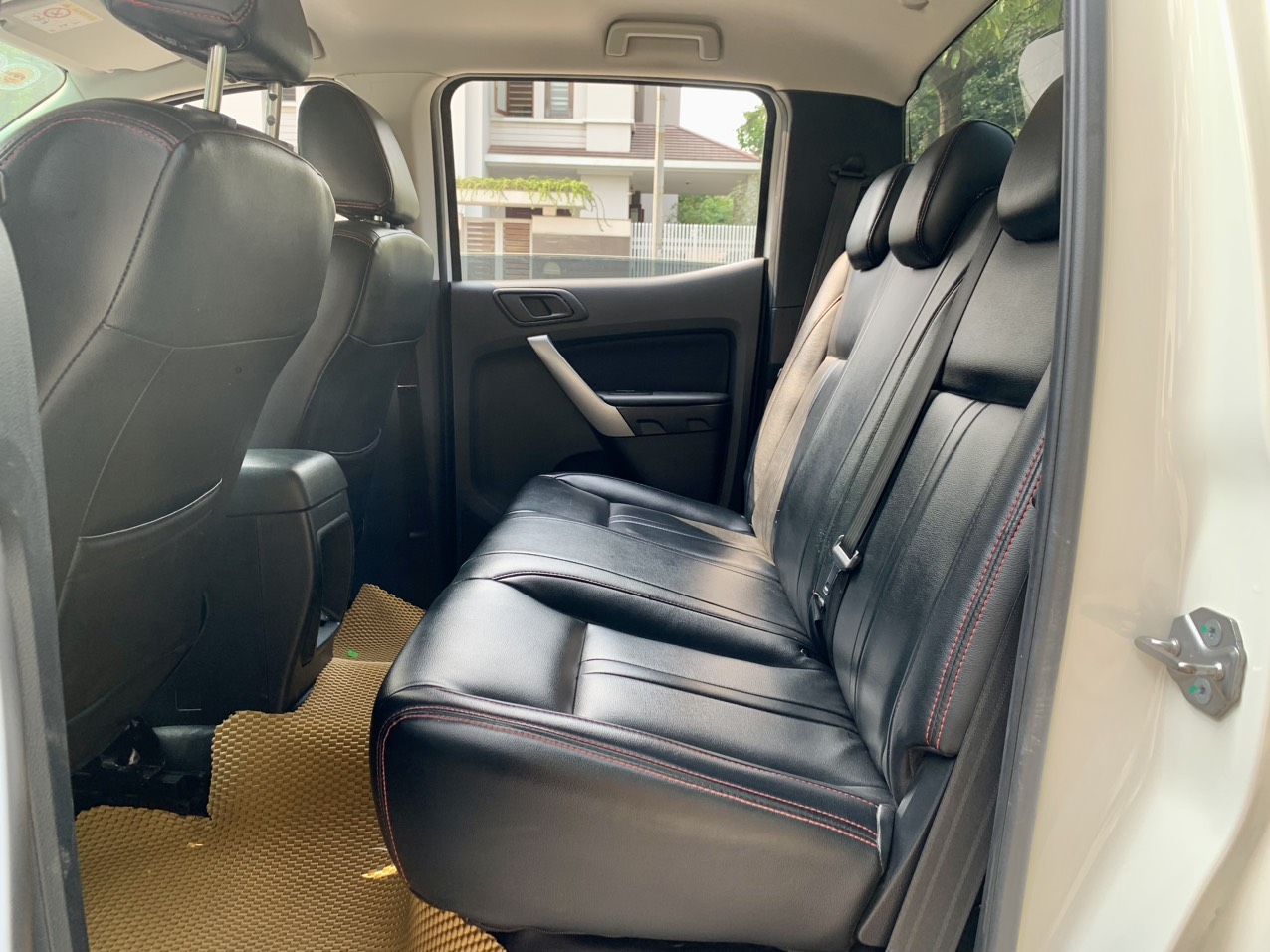 Ford Ranger XLS 2.2 AT 4x2 2021 màu trắng (Đã bán)