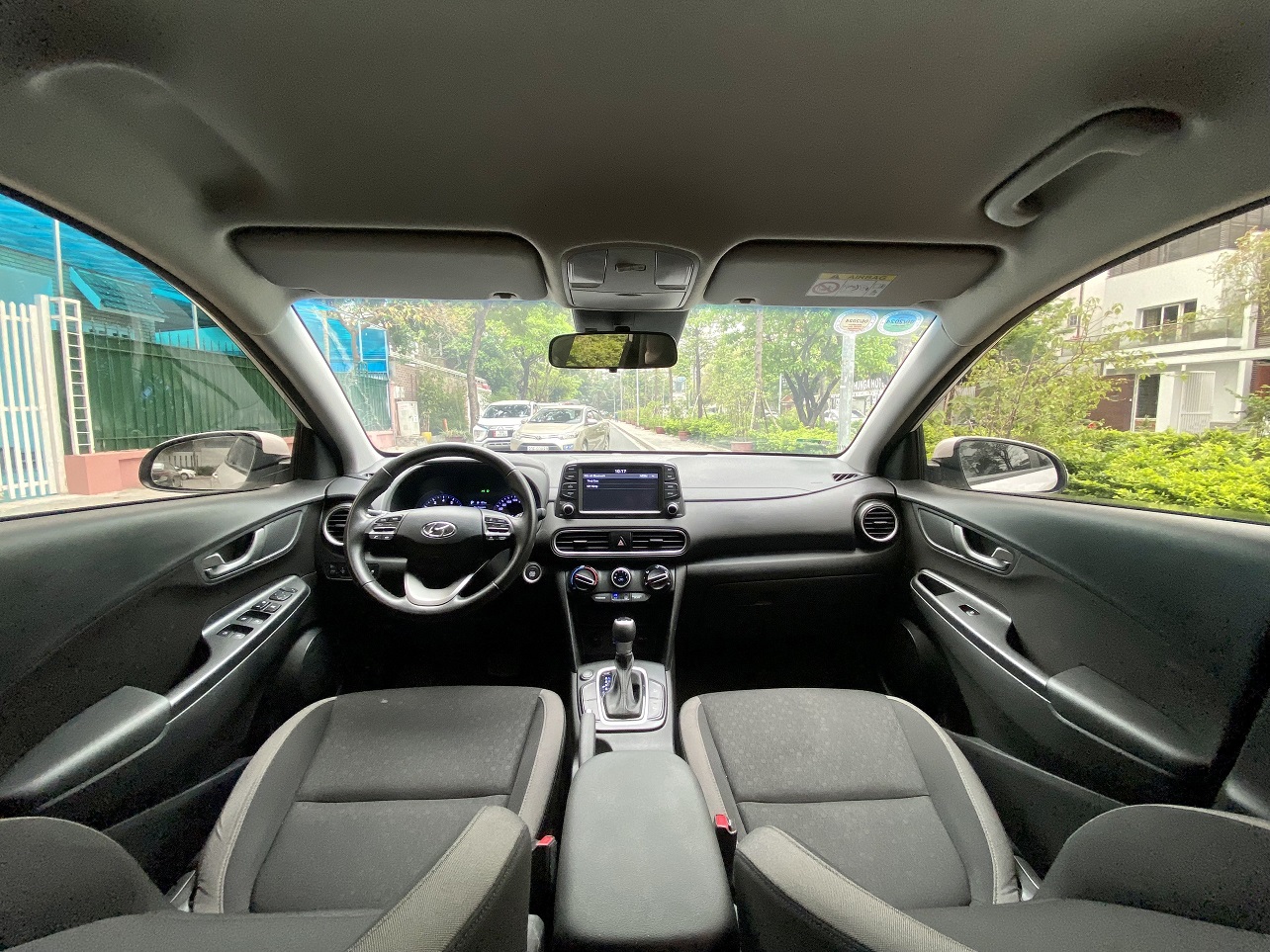 Hyundai Kona 2.0 AT 2018 màu trắng (Đã bán)