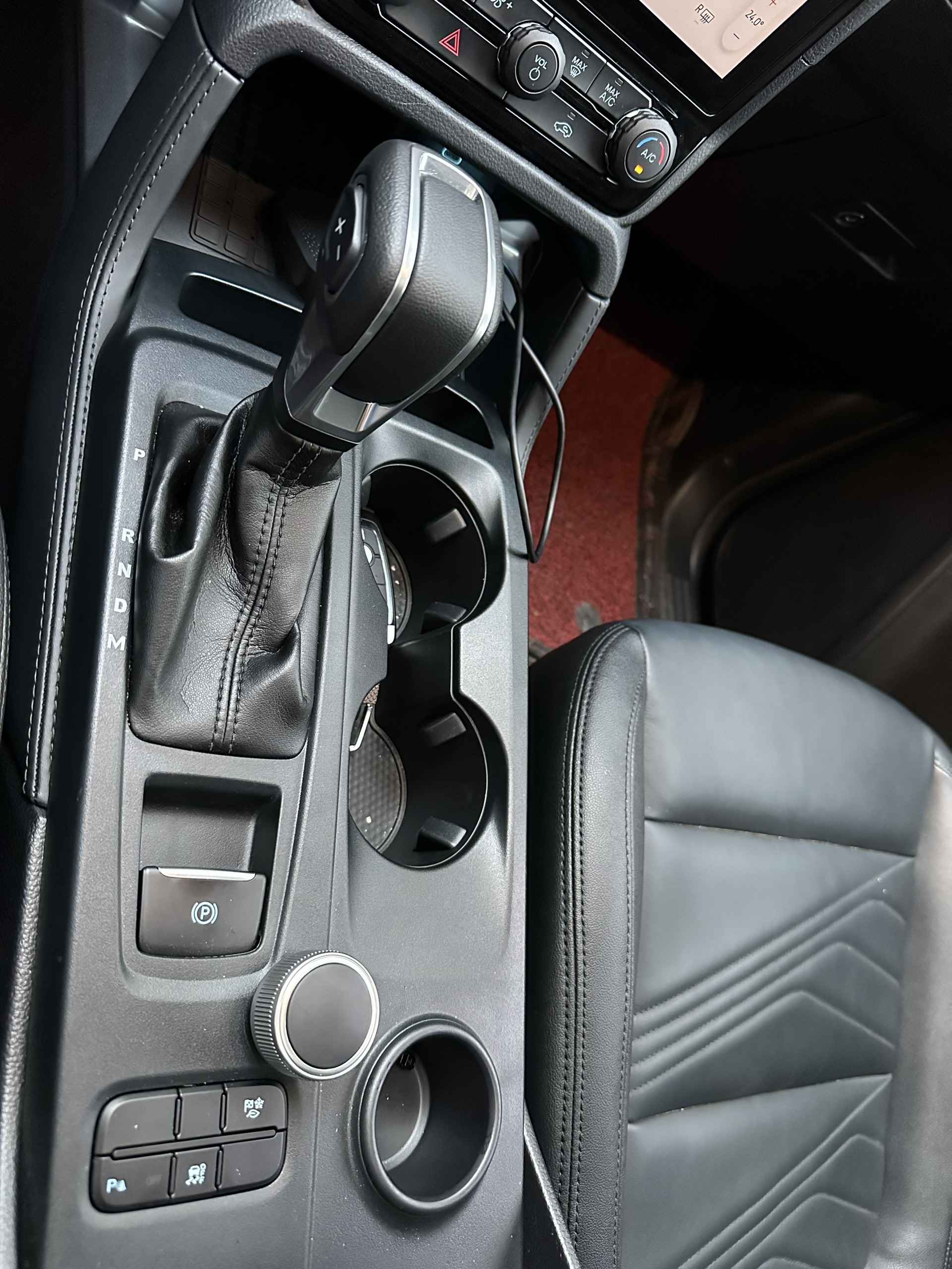 Ford Everest Titanium 2.0L 4x2 2022 model 2023 màu đỏ cam (Đã bán)