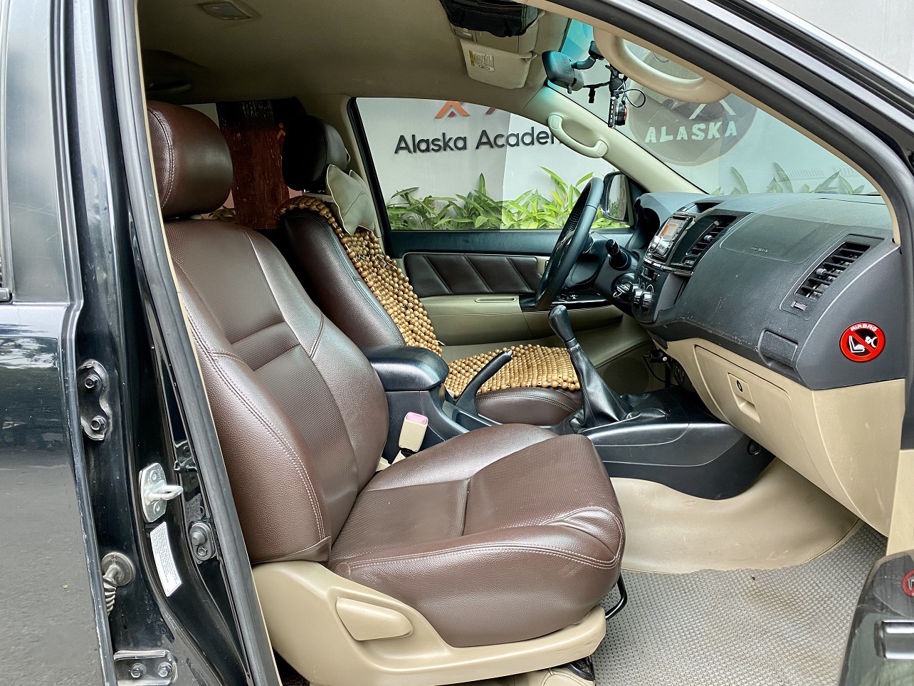 Toyota Fortuner 2.5G 4x2 MT 2015 màu đen (đã bán)