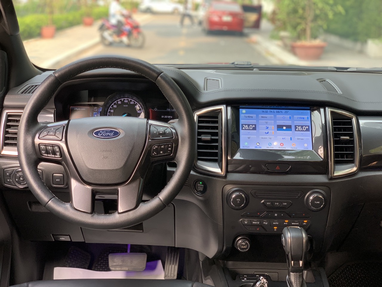 Ford Everest Titanium 2.0L 4x2 AT 2022 màu đen (Đã bán)