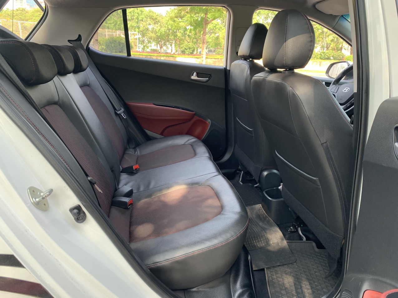 Hyundai I10 GLS1.2AT 2018 màu trắng (Đã bán)